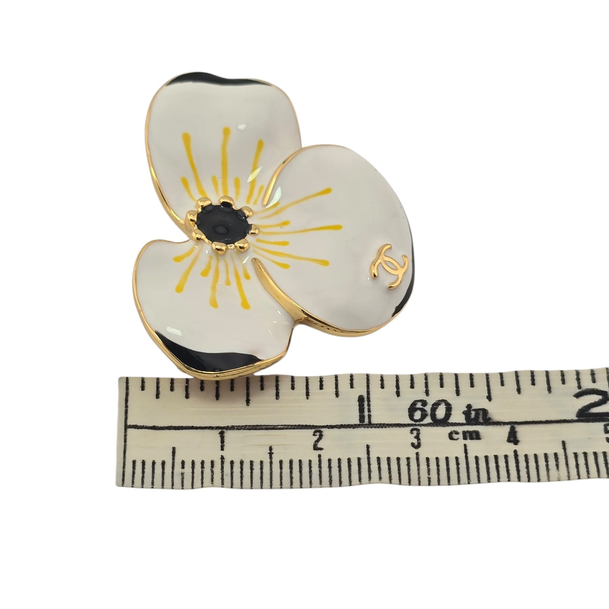 Chanel CC White Flower Brooch FW 2026 CHANEL