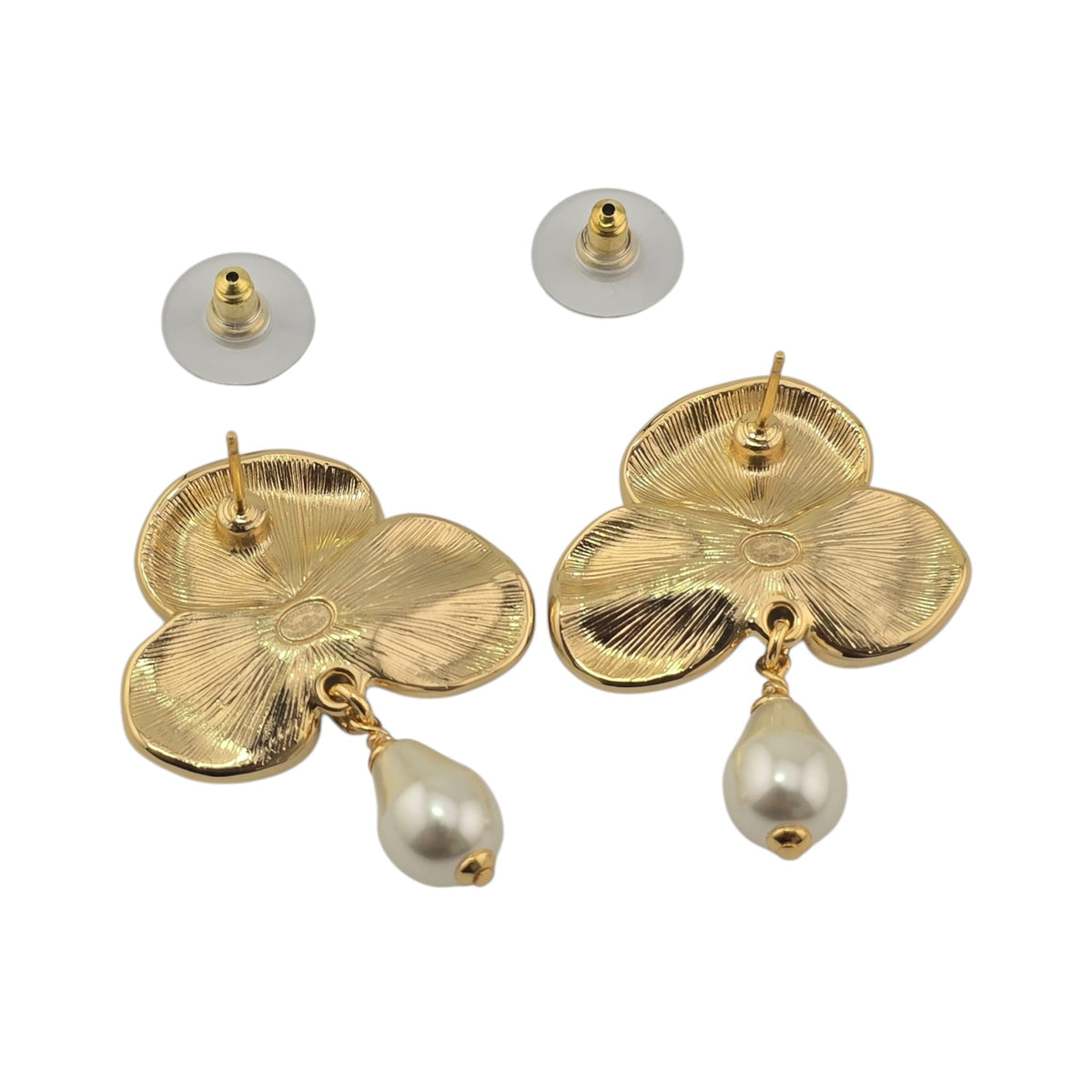 Chanel CC White Flower Pendant Earrings FW 2026 CHANEL