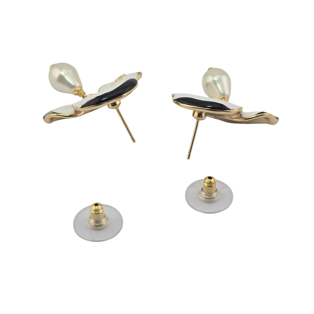 Chanel CC White Flower Pendant Earrings FW 2026 CHANEL