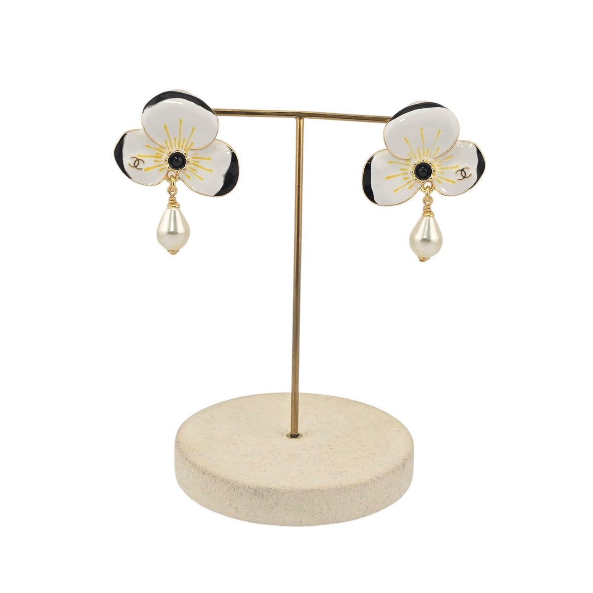 Chanel CC White Flower Pendant Earrings FW 2026 CHANEL