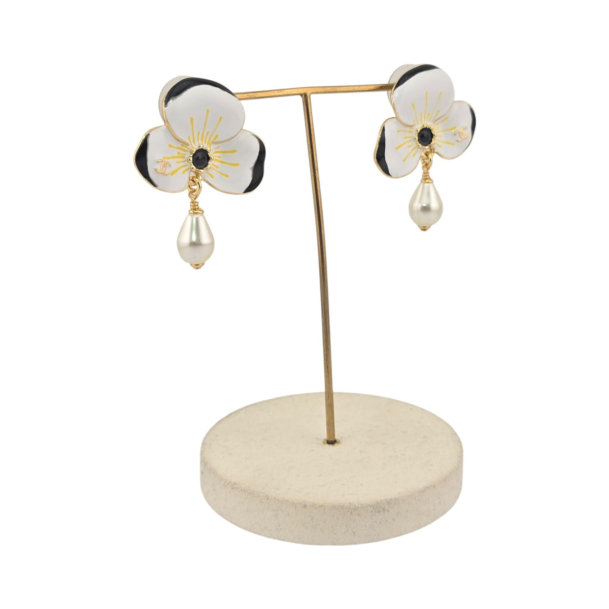 Chanel CC White Flower Pendant Earrings FW 2026 CHANEL