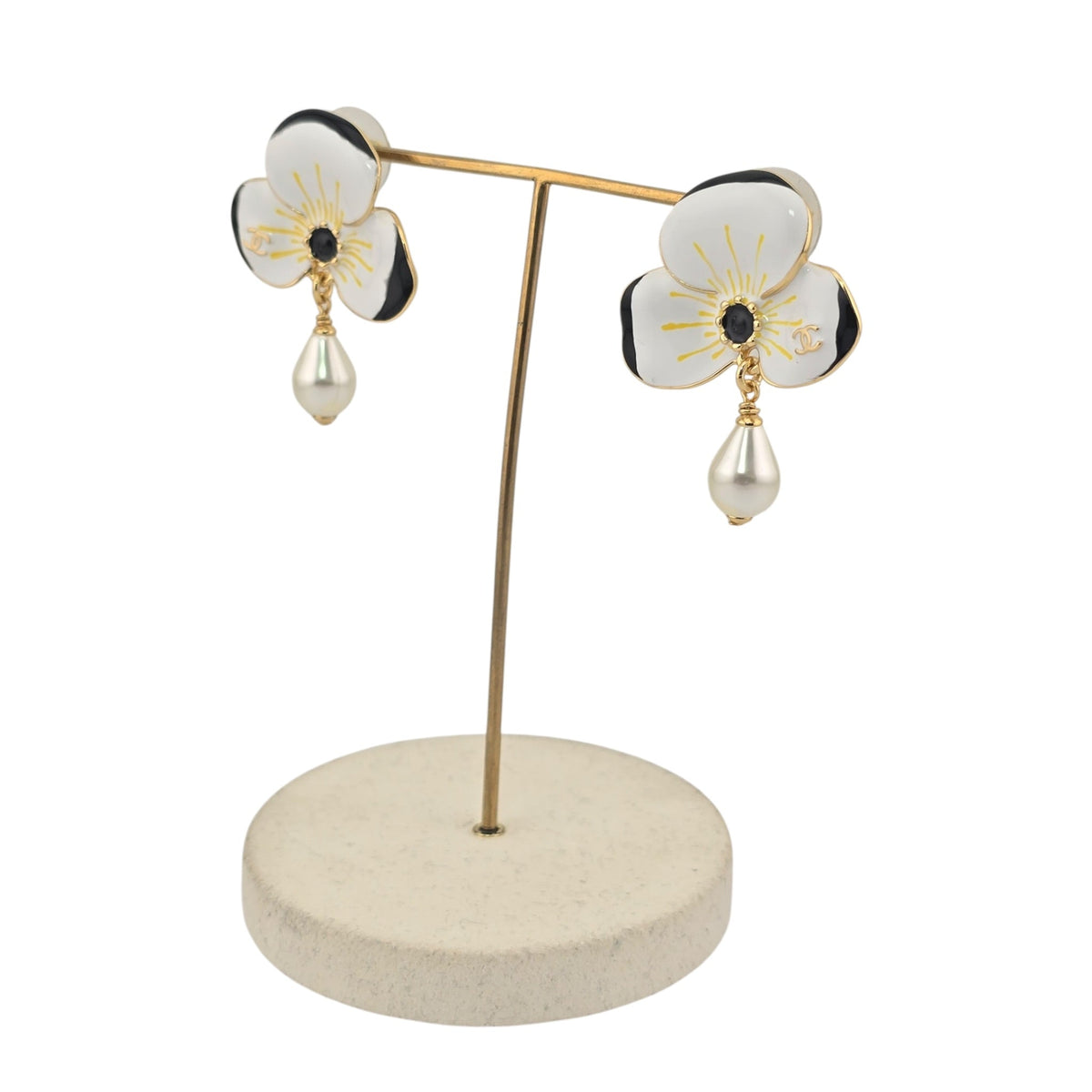 Chanel CC White Flower Pendant Earrings FW 2026 CHANEL