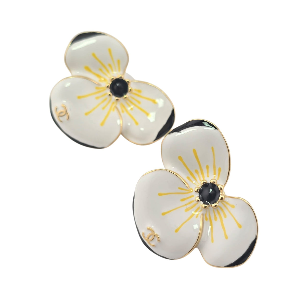 Chanel CC White Flower Stud Earrings FW 2026 CHANEL