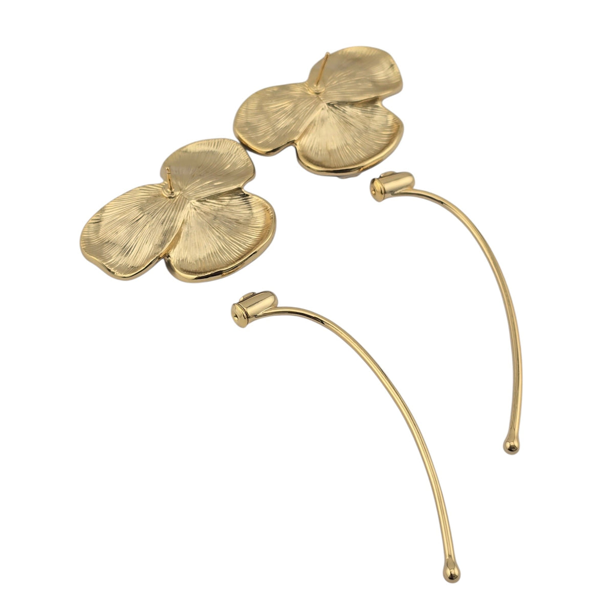 Chanel CC White Flower Pendant Earrings FW 2026 CHANEL