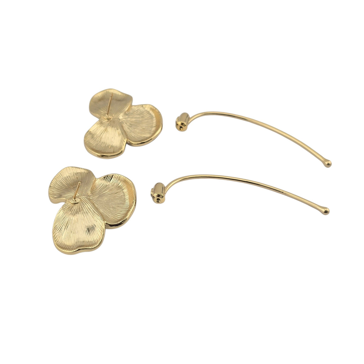 Chanel CC White Flower Pendant Earrings FW 2026 CHANEL