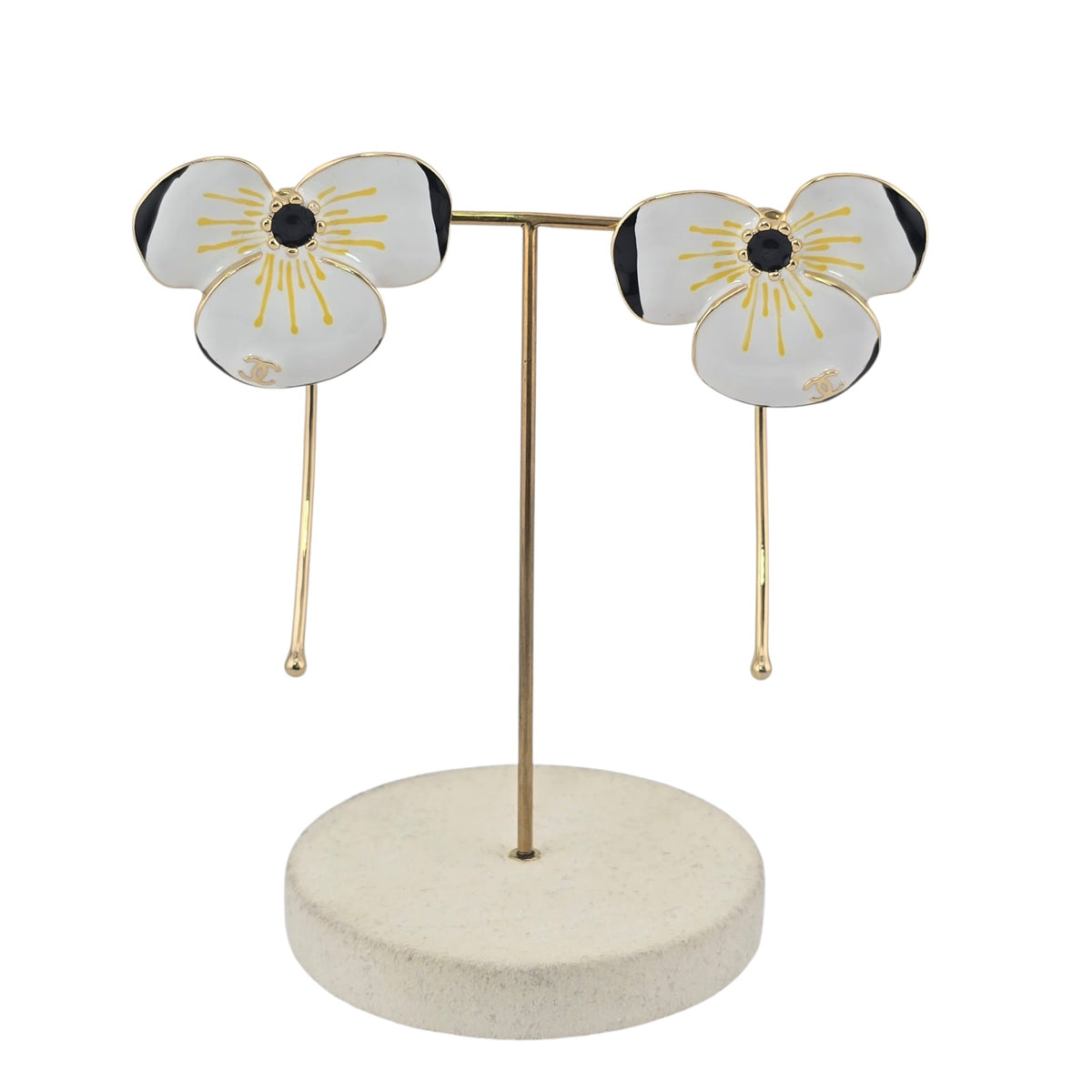 Chanel CC White Flower Pendant Earrings FW 2026 CHANEL