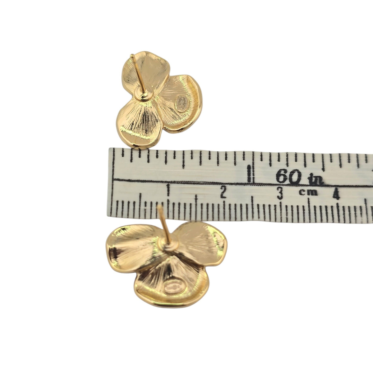 Chanel CC White Flower Stud Earrings FW 2026 CHANEL