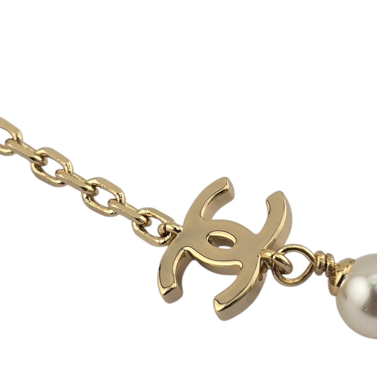 Chanel CC Red Flower Resin Necklace FW 2026 CHANEL