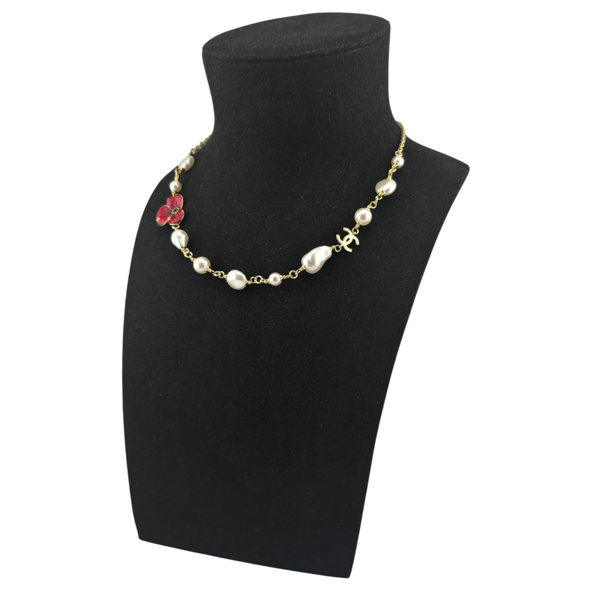 Chanel CC Red Flower Resin Choker Necklace FW 2026 CHANEL