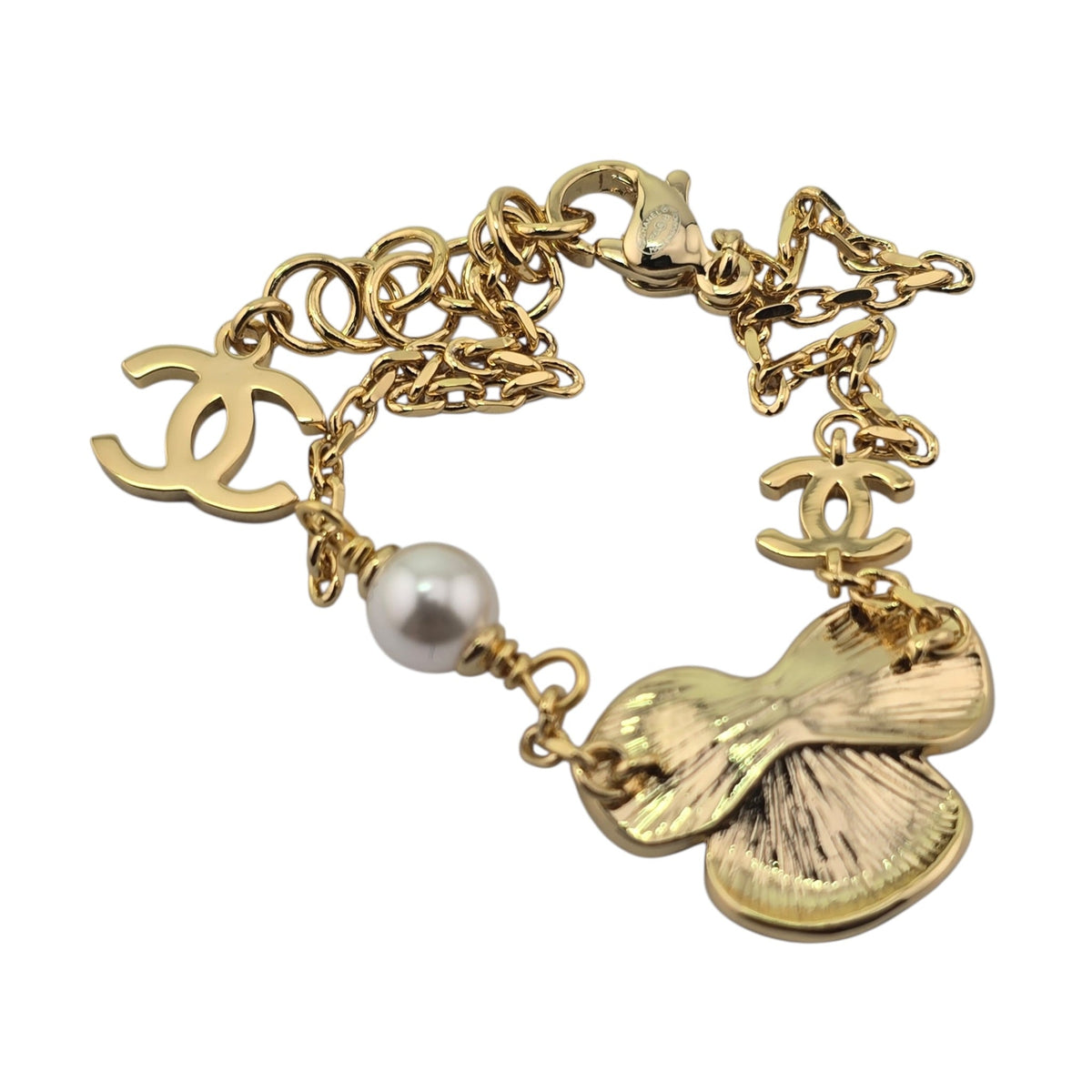 Chanel CC White Flower Bracelet FW 2026 CHANEL