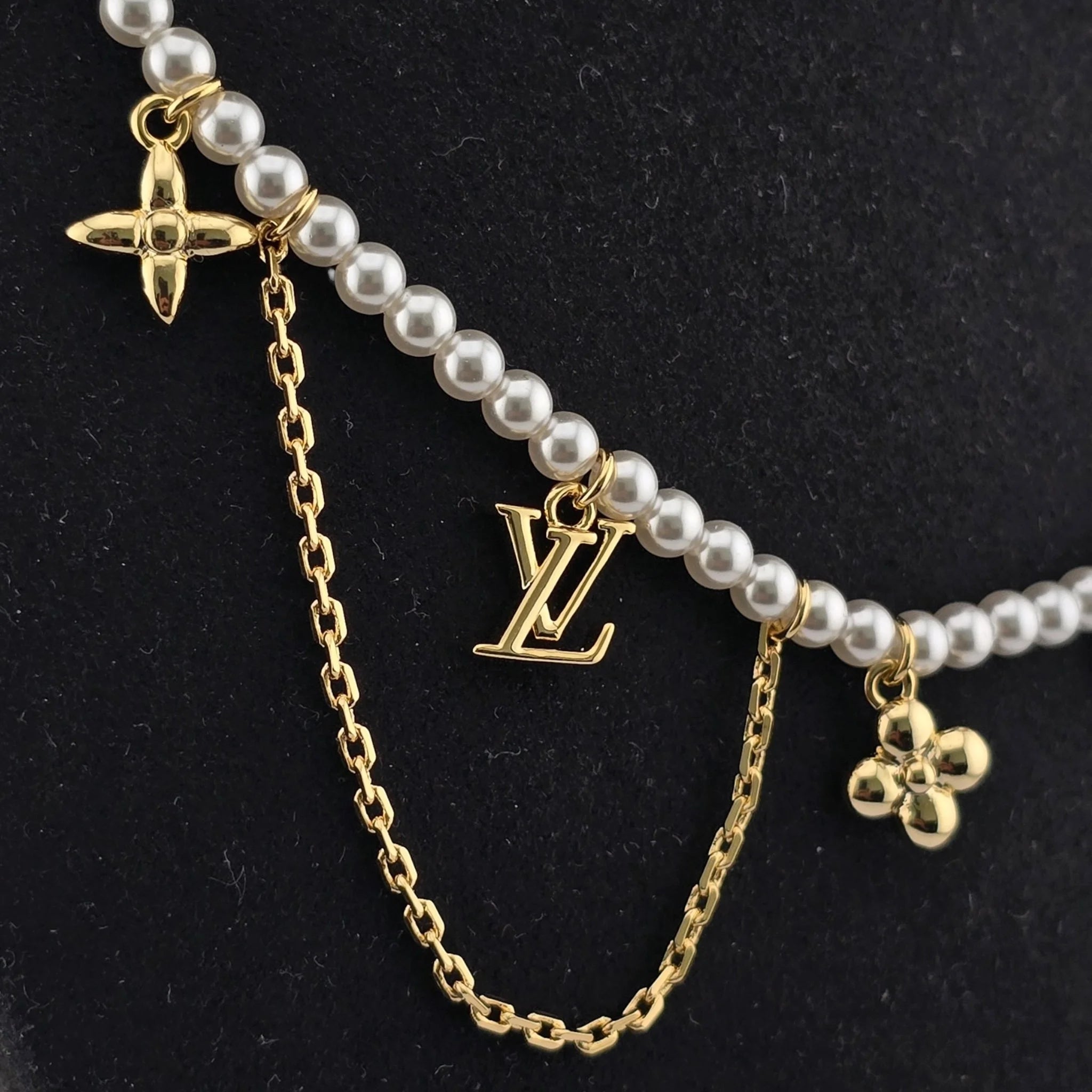 Louis Vuitton LV Blooming Pearls Necklace LOUIS VUITTON