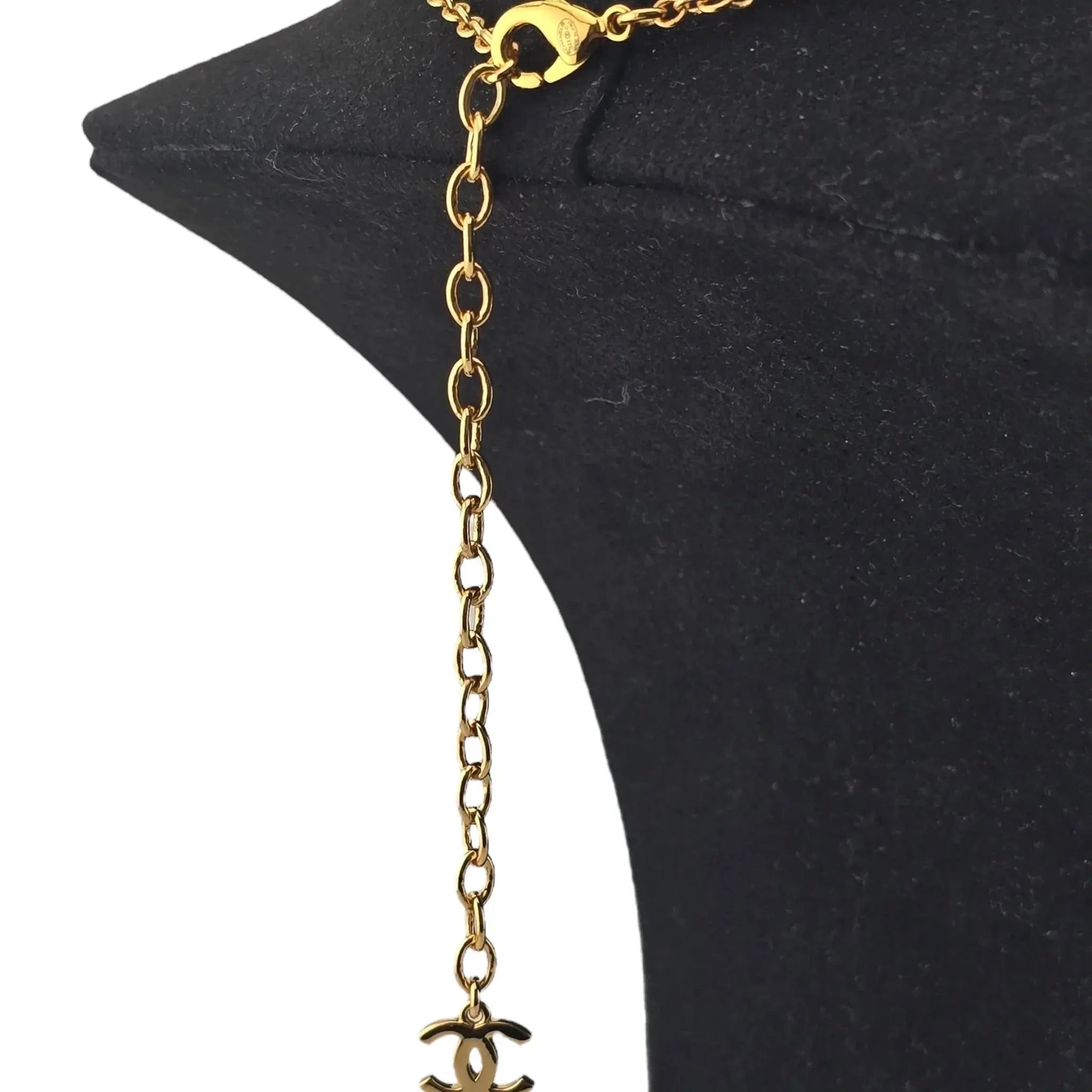 Chanel CC Heart Pendant Necklace Gold 2024 CHANEL
