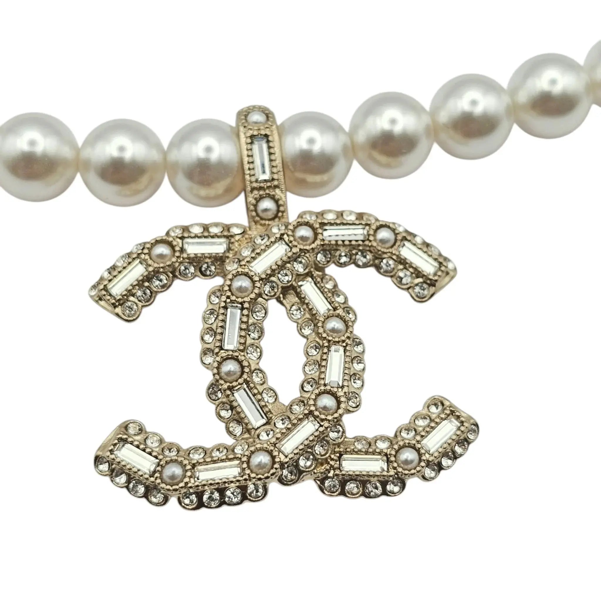 Chanel Faux Pearl & Strass CC Pendant Necklace 2022 BIJOUX HEAVEN