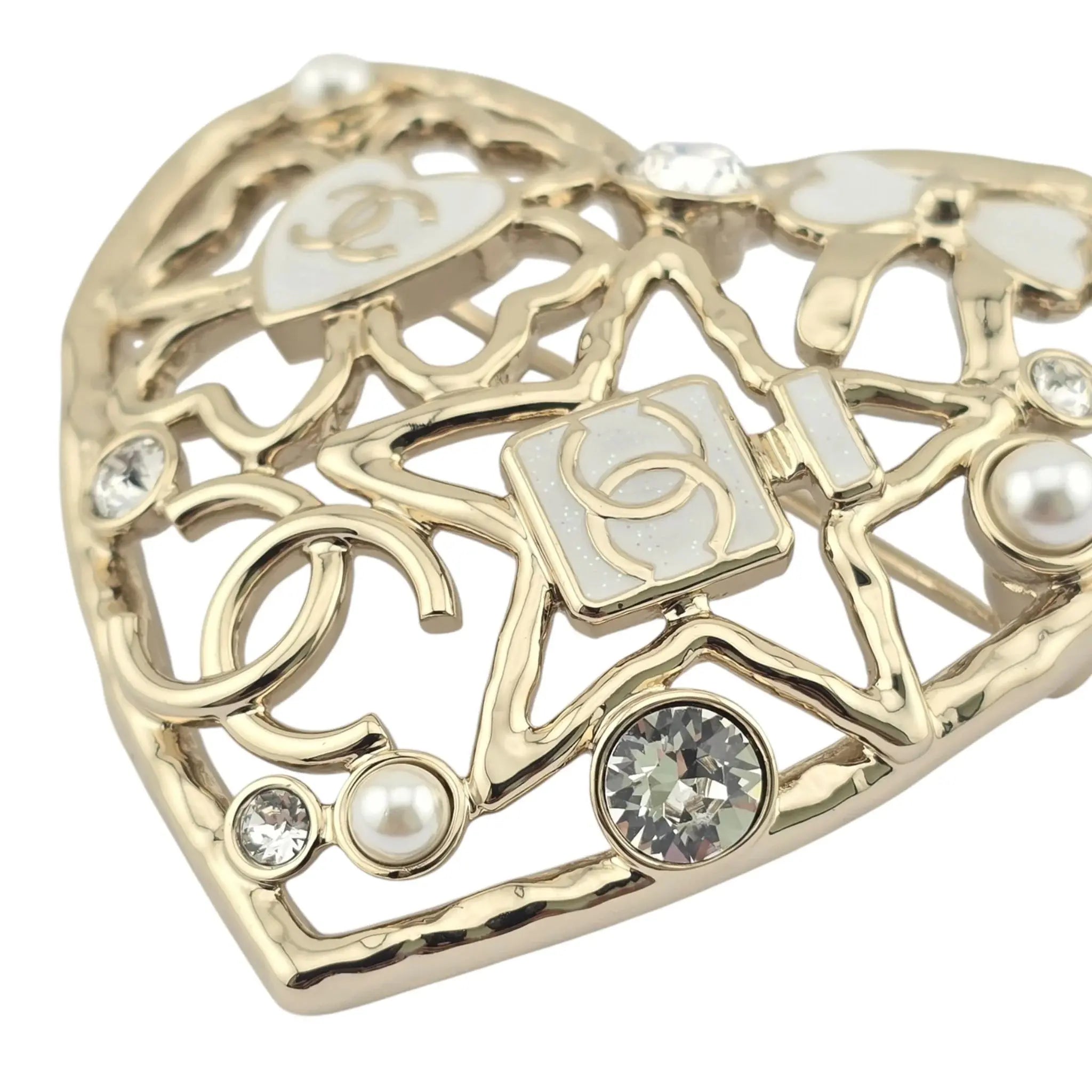Chanel CC Heart Brooch 2025 CHANEL