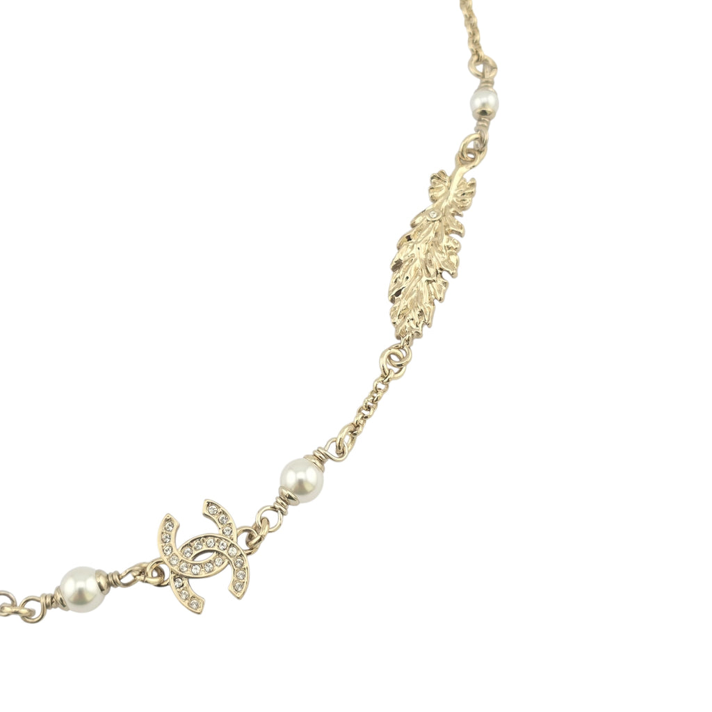 Chanel CC Gold Leaf Faux Pearls Necklace 2025