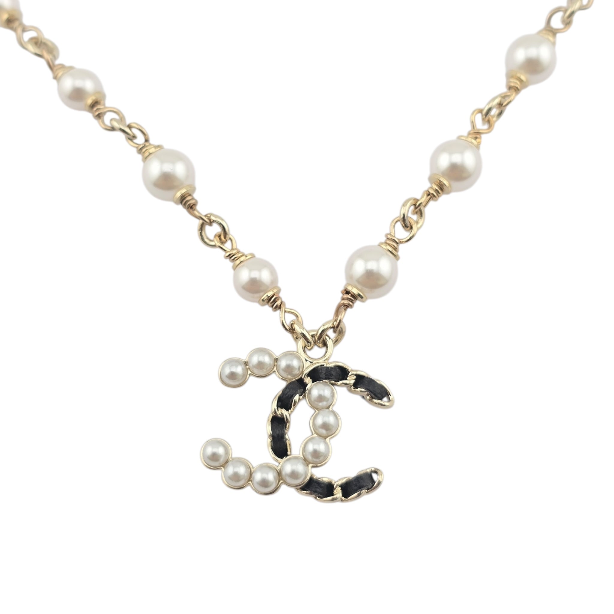 Chanel CC Gold Faux Pearl Pendant Necklace 2025