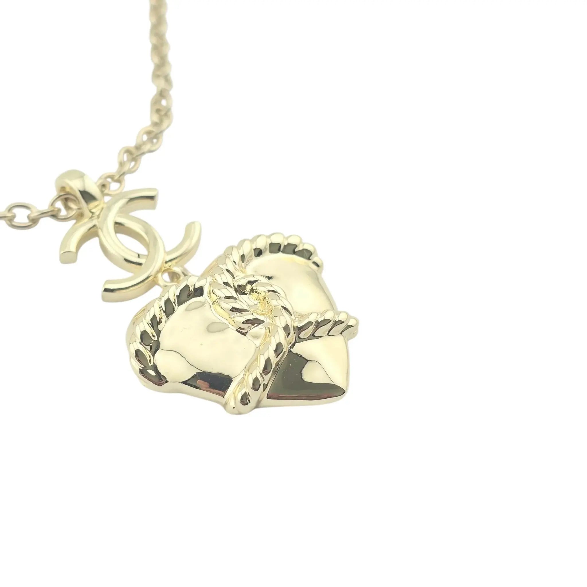 Chanel CC Gold Heart Pendant Necklace 2025 CHANEL