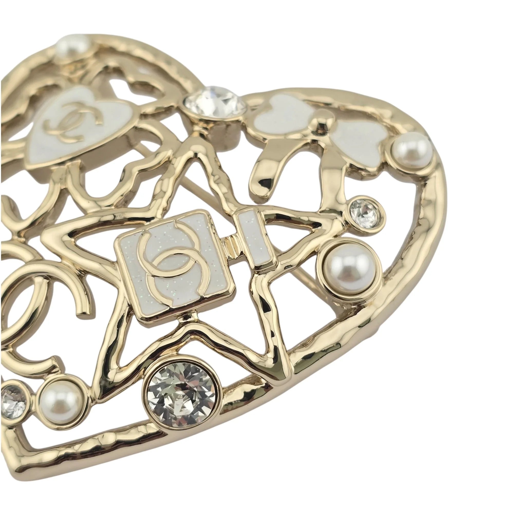 Chanel CC Heart Brooch 2025 CHANEL