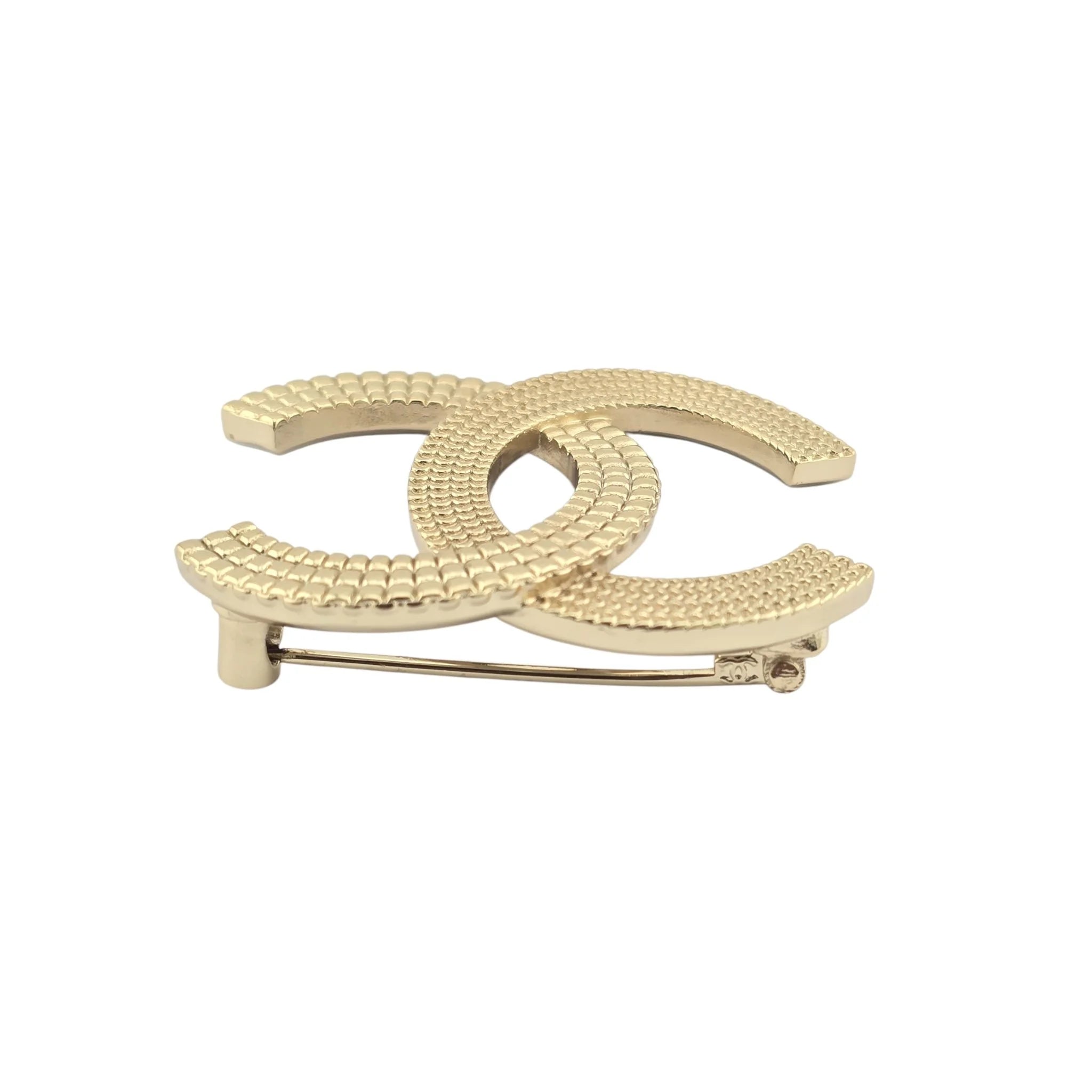 Chanel CC Metal Chain Quilted Brooch Gold 2022 CHANEL
