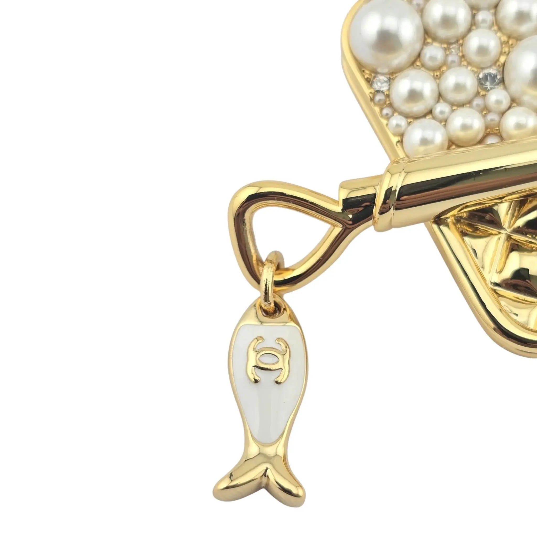 Chanel CC Gold Pearl Brooch 2025 CHANEL