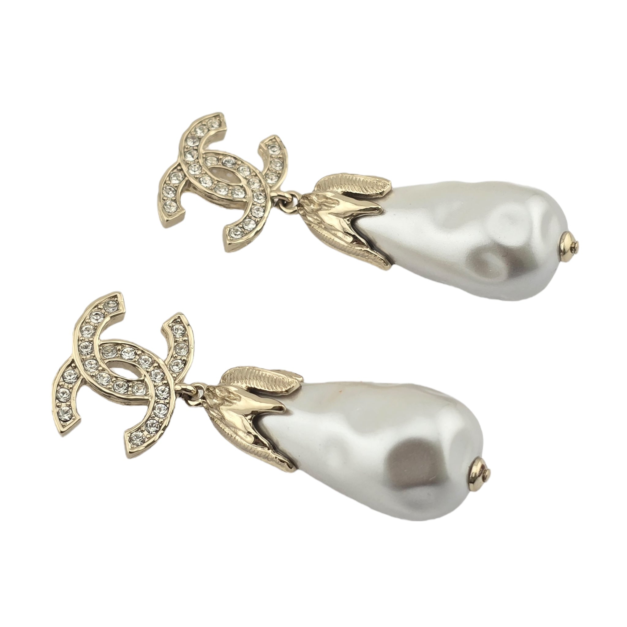 Chanel CC Faux Pearl Gold Leaf Earrings 2025 CHANEL