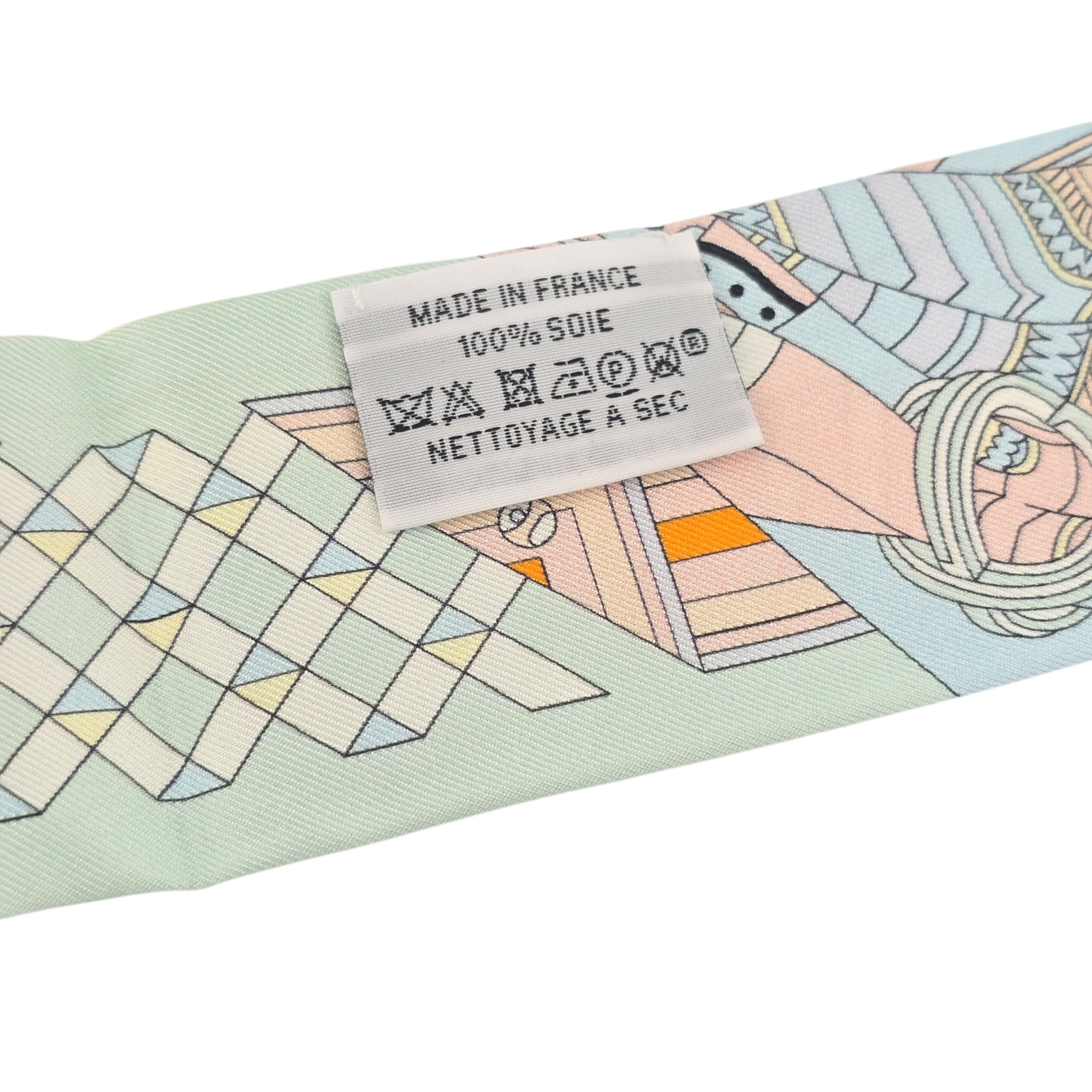 Hermes Silk De l'Ombrelle Aux Duels Twilly Ciel Rose Pale Orange HERMES