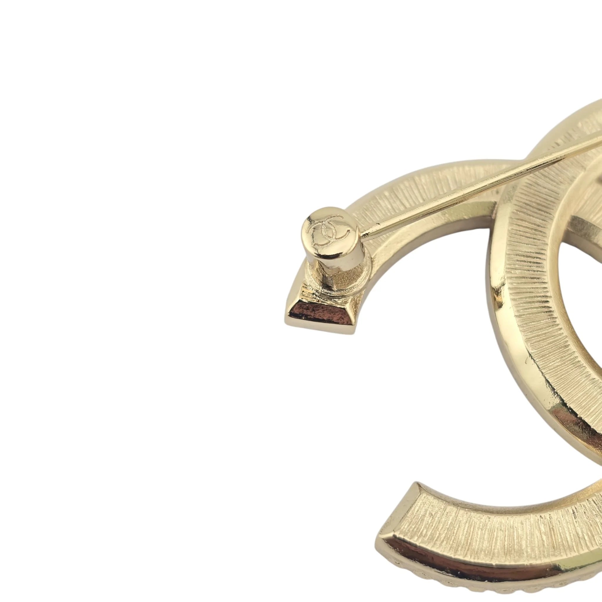 Chanel CC Metal Chain Quilted Brooch Gold 2022 CHANEL