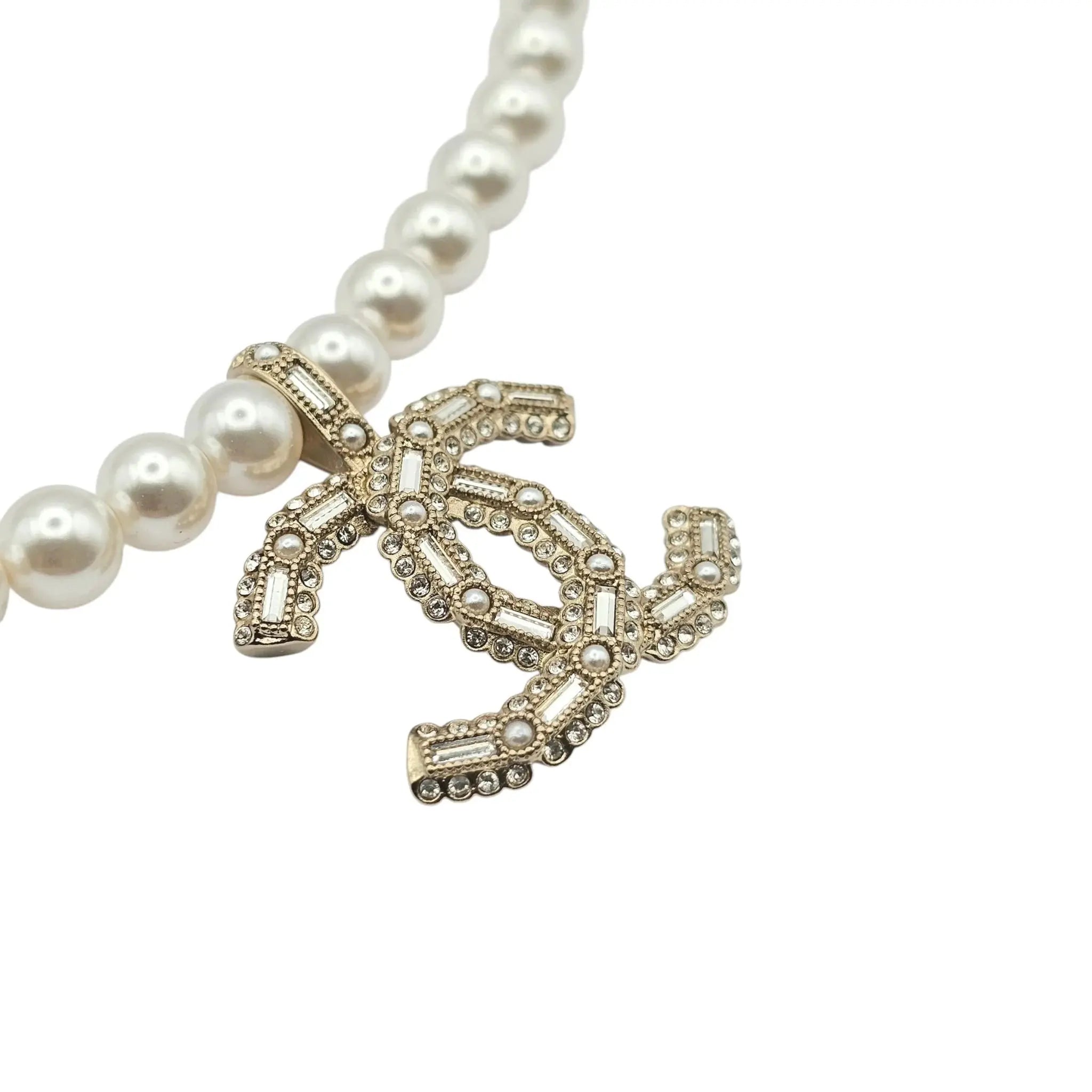 Chanel Faux Pearl & Strass CC Pendant Necklace 2022 BIJOUX HEAVEN