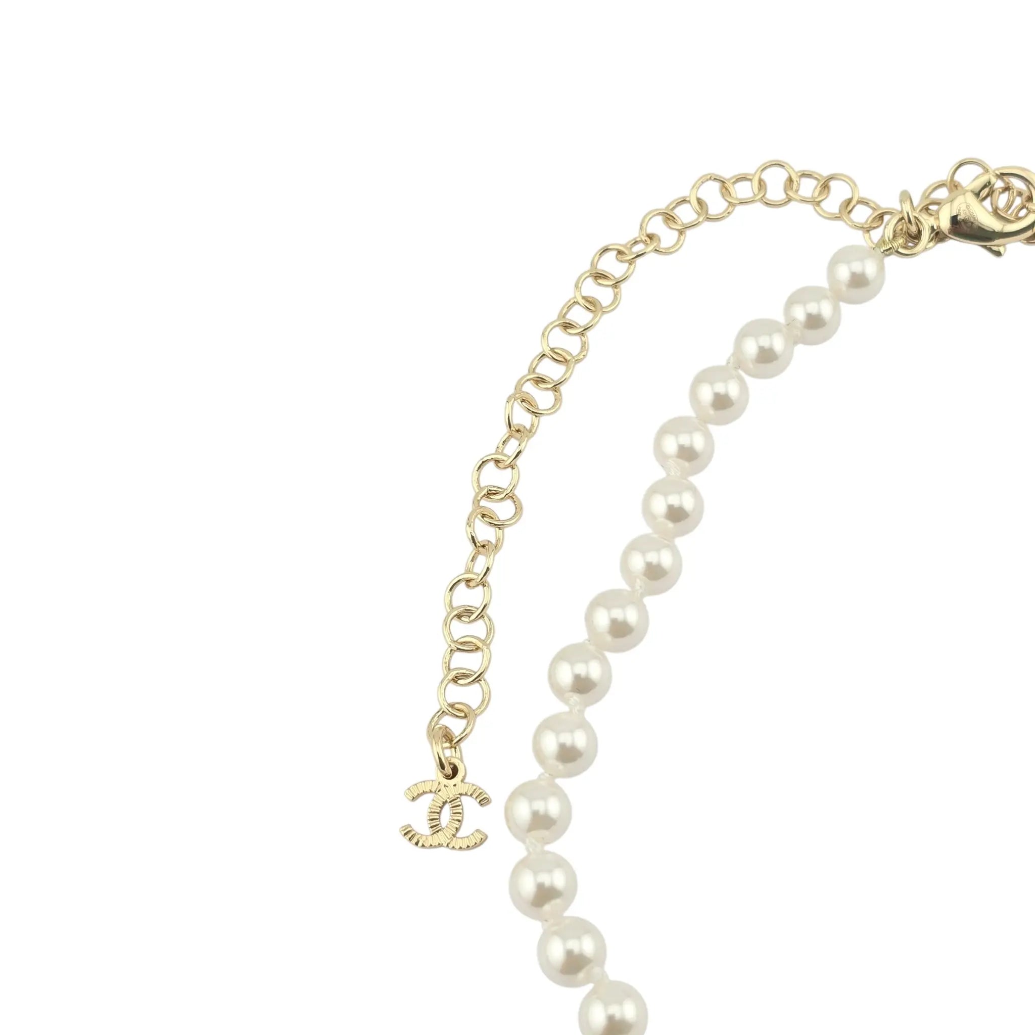 Chanel CC Pearl Crystal Heart Gold Short Necklace 2021 CHANEL