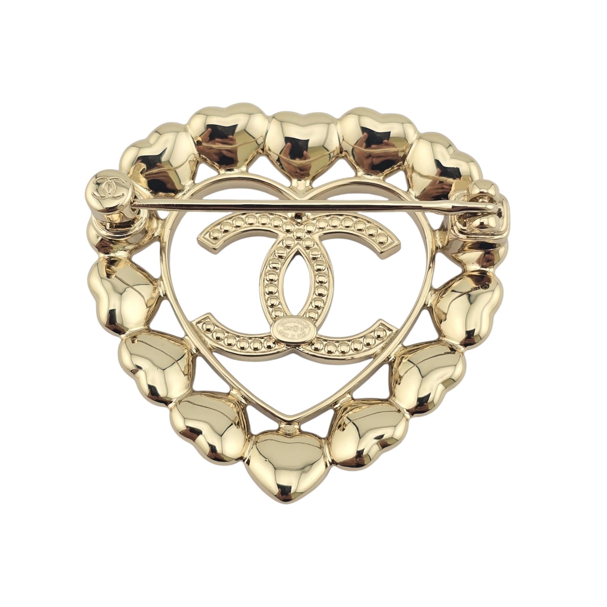 Chanel CC Crystal Gold Heart Brooch 2025
