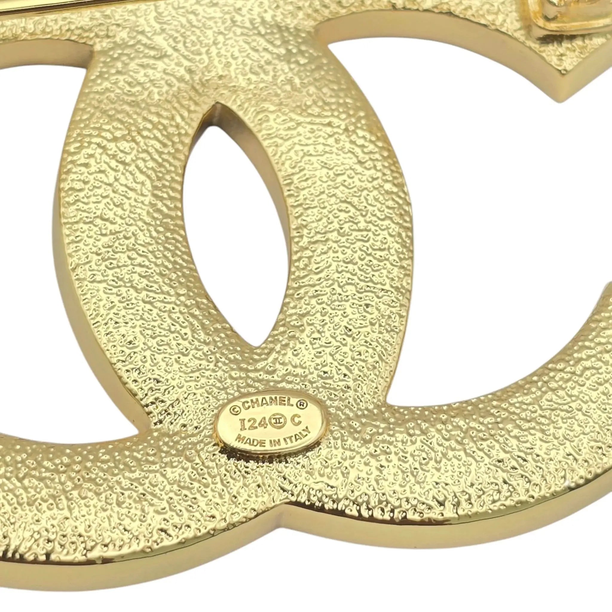 Chanel Metal Resin CC Star Logo Brooch Gold Black 2024 CHANEL