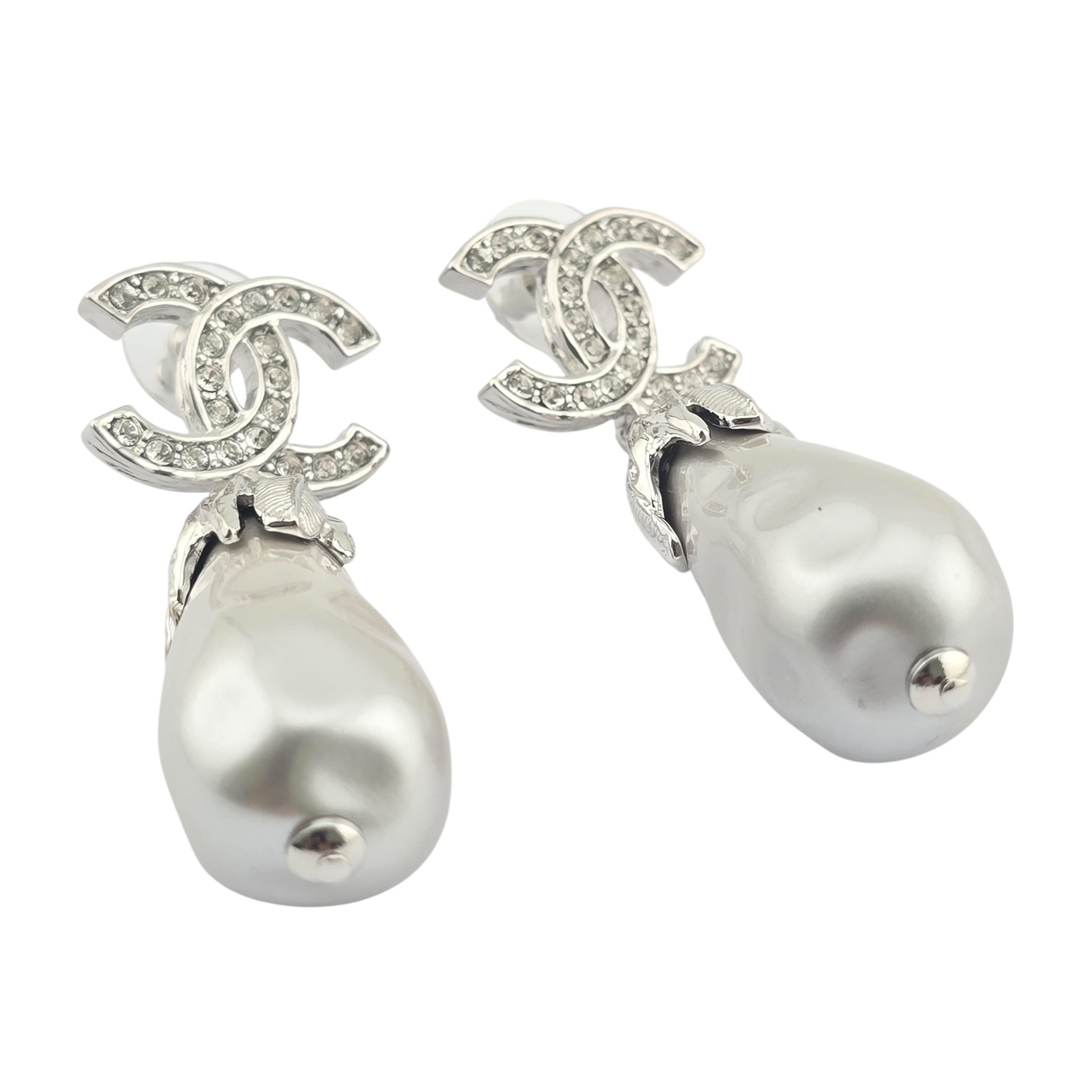 Chanel CC Faux Pearl Silver Leaf Earrings 2025 CHANEL