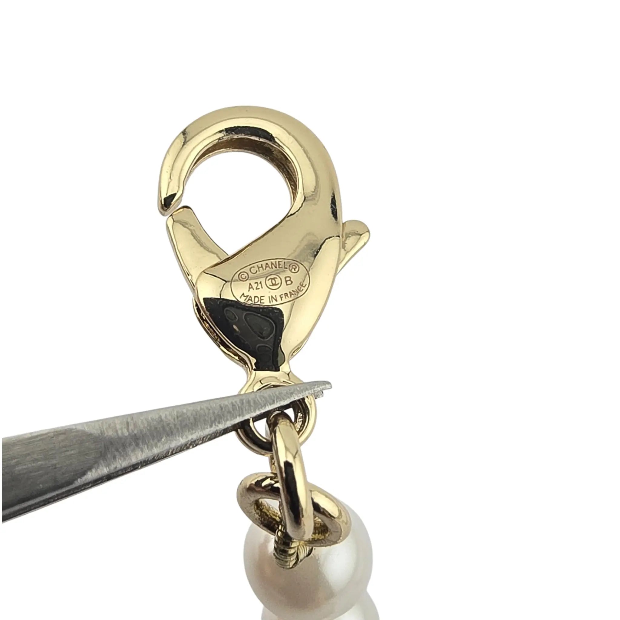 Chanel CC Pearl Crystal Heart Gold Short Necklace 2021 CHANEL