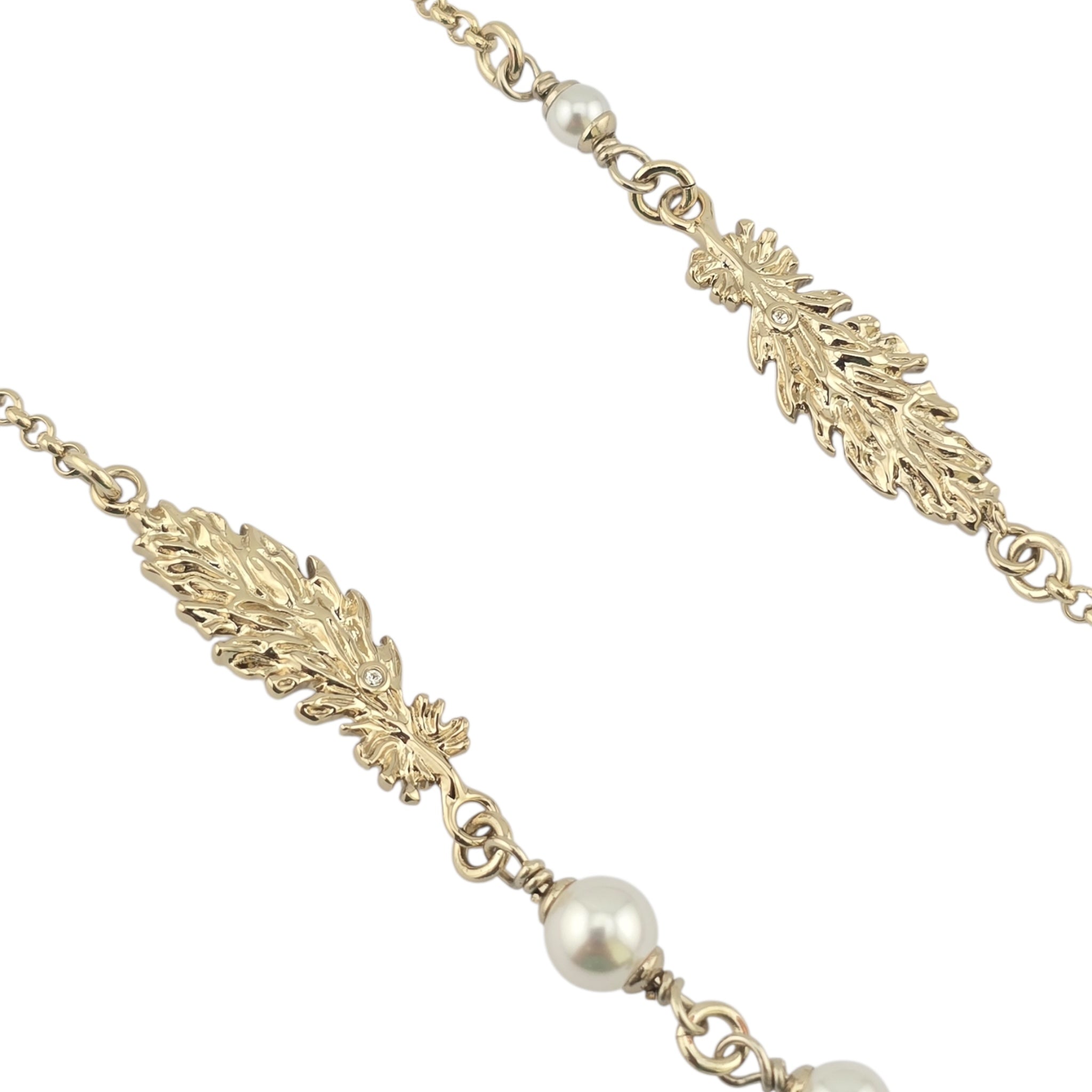 Chanel CC Gold Leaf Faux Pearls Necklace 2025