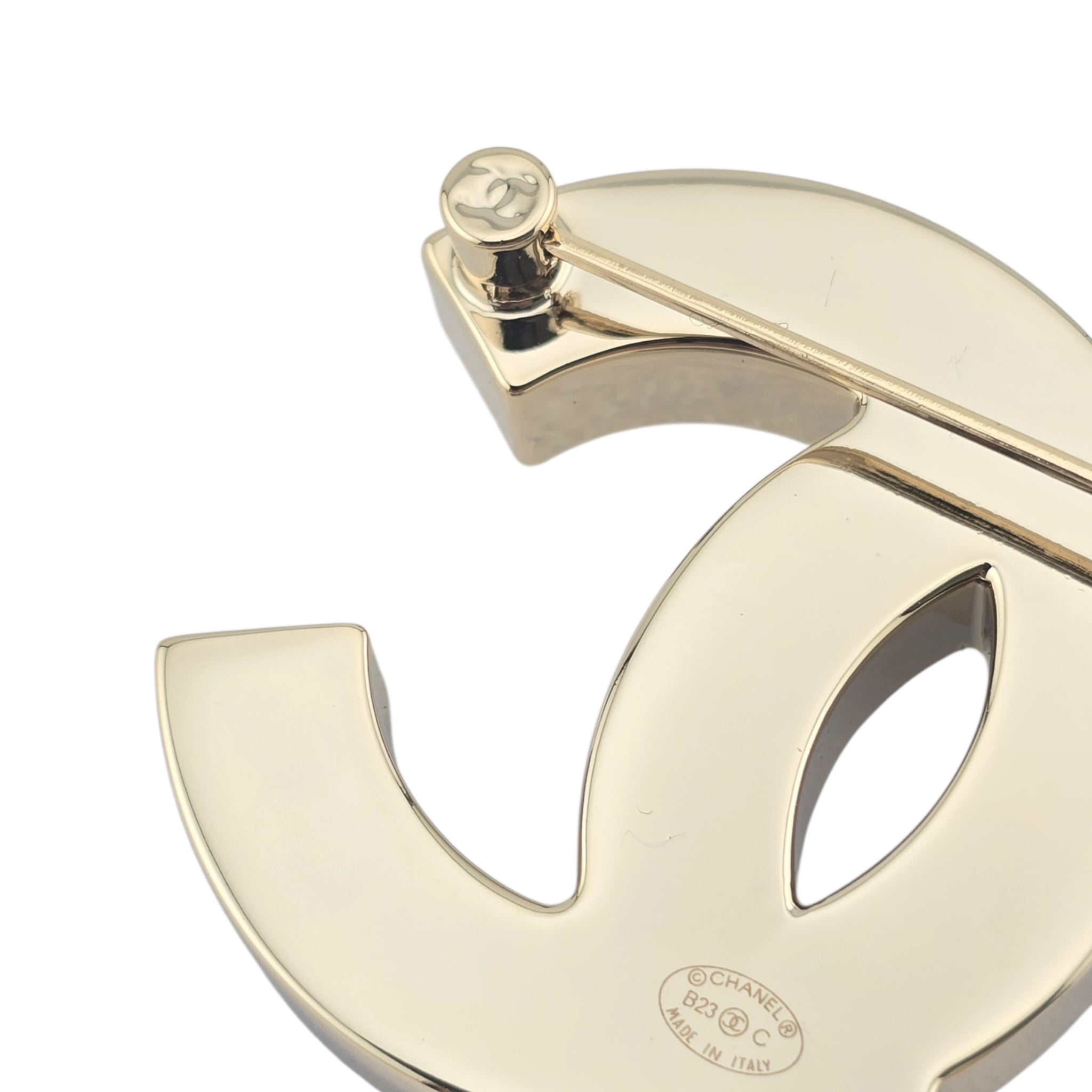 Chanel CC White Black Resin Gold Brooch 2023 CHANEL