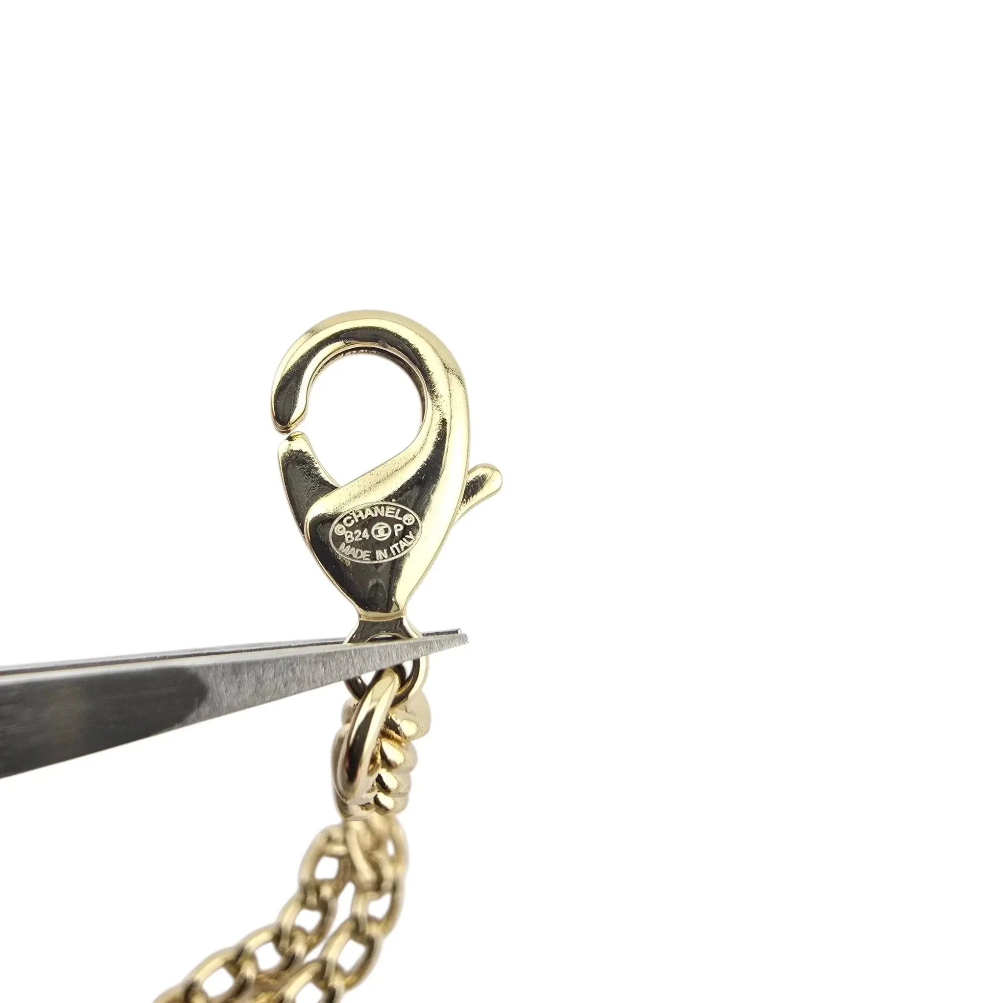 Chanel CC Heart Pendant Choker Necklace B24 CHANEL