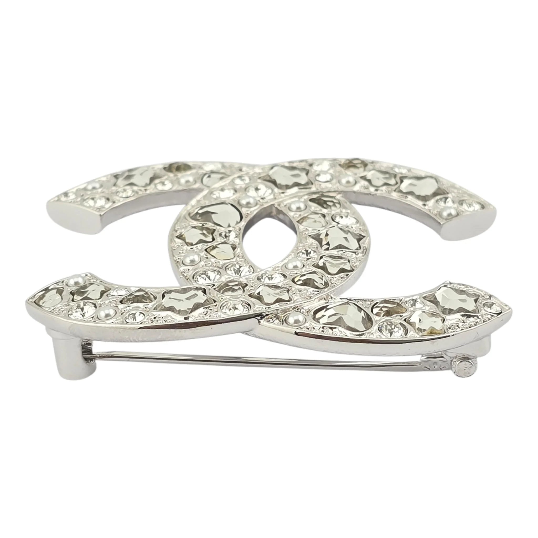 Chanel CC Silver Star Crystal Brooch 2025 CHANEL