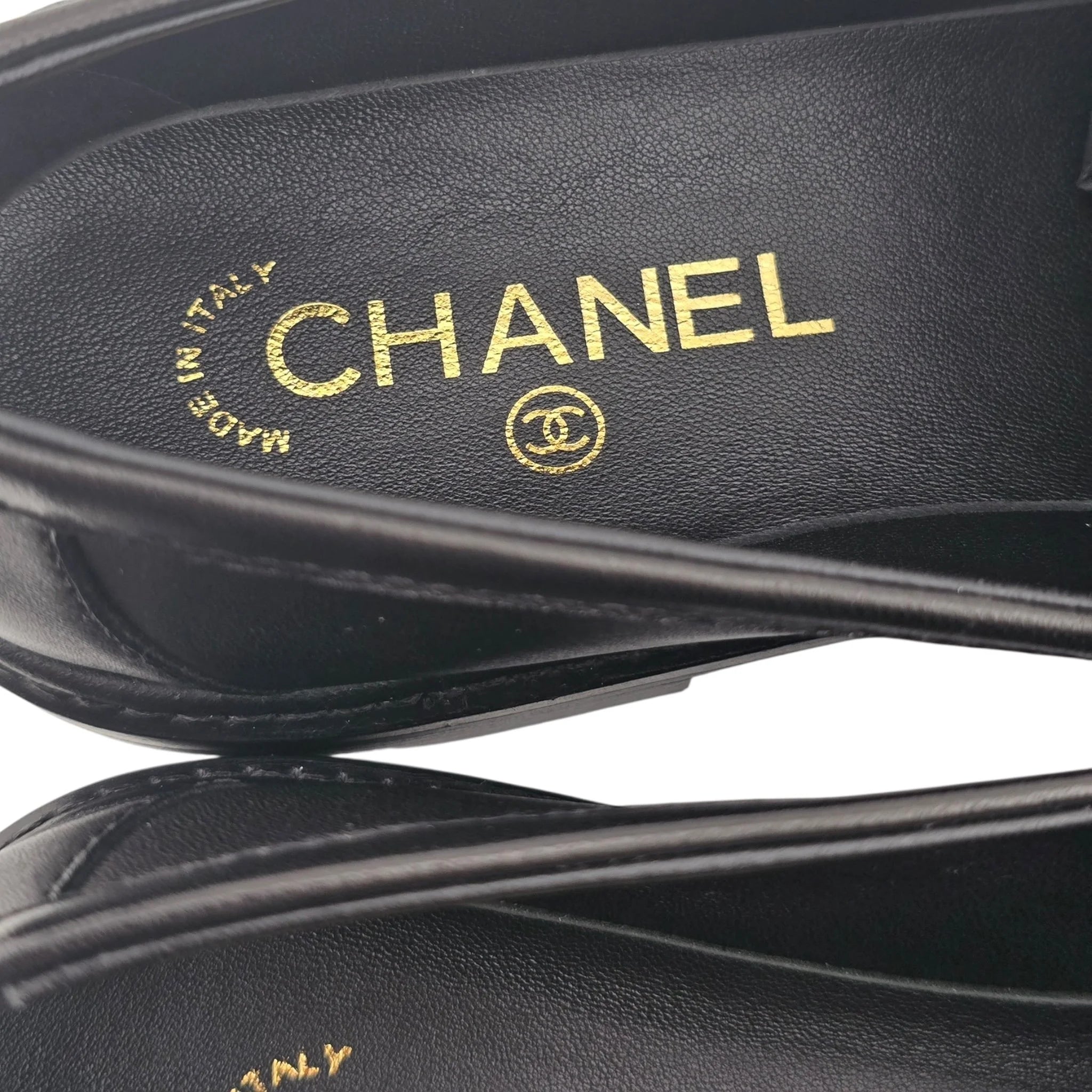 Chanel CC Lambskin Quilted Turnlock Loafers 39 Black CHANEL