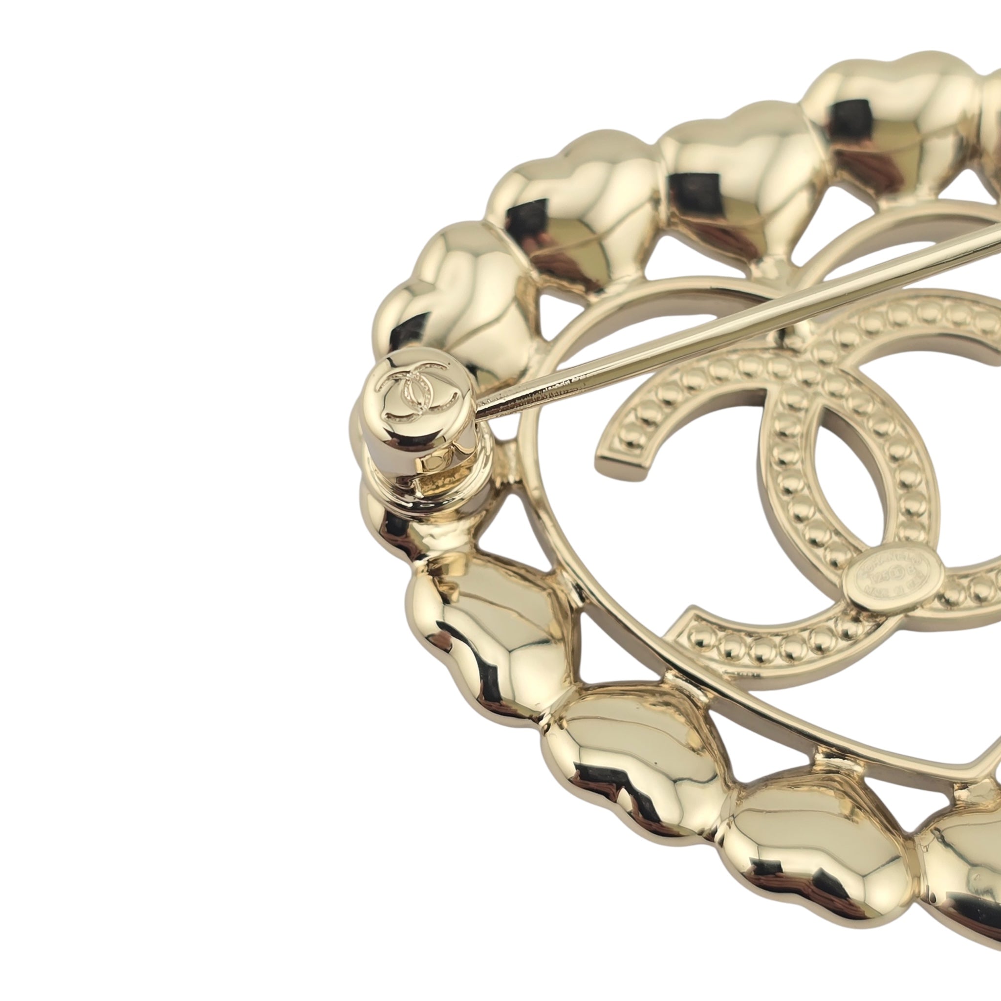 Chanel CC Crystal Gold Heart Brooch 2025