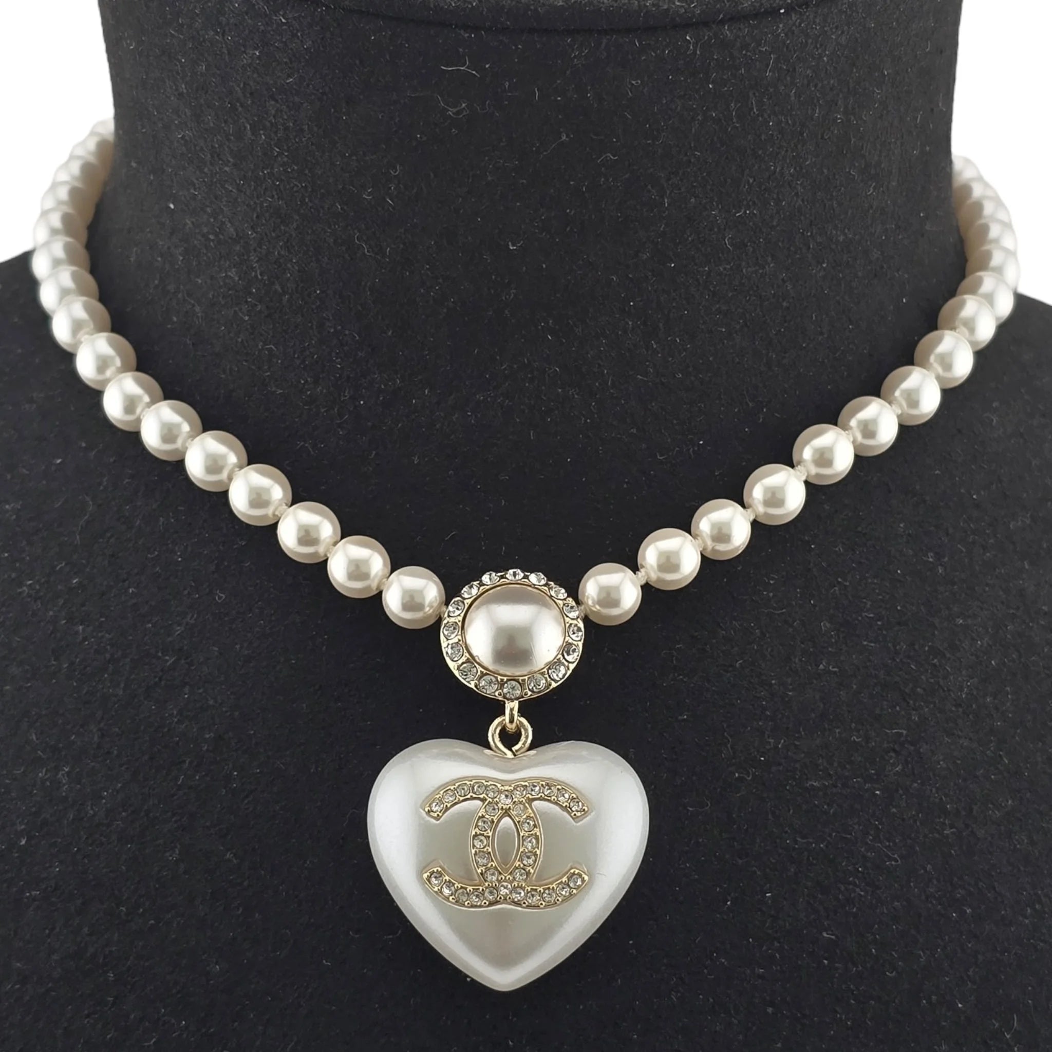 Chanel CC Pearl Crystal Heart Gold Short Necklace A21 CHANEL