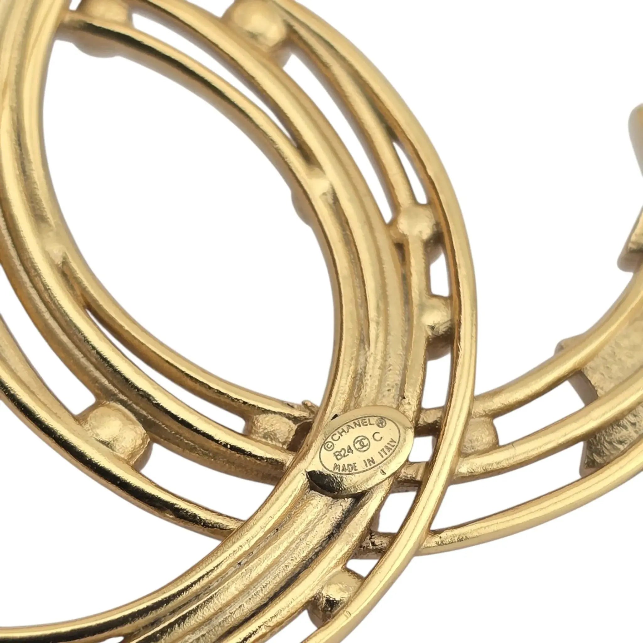 Chanel CC Gold Pearl White Star Brooch B24 CHANEL