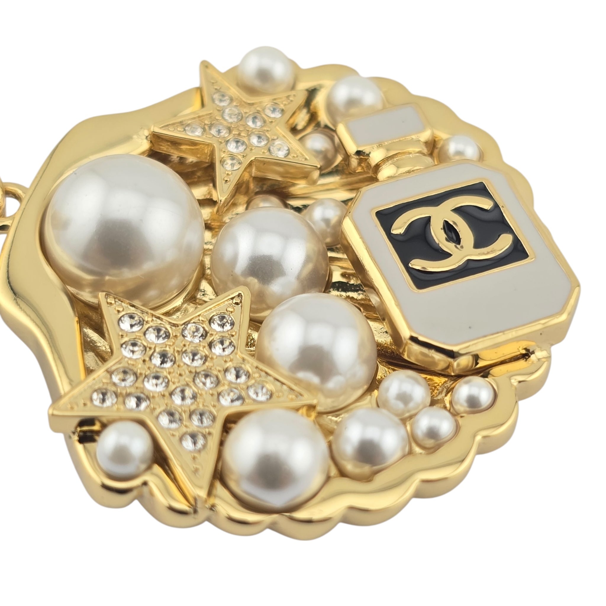 Chanel CC Shell Gold Faux Pearls Earrings 2025 CHANEL