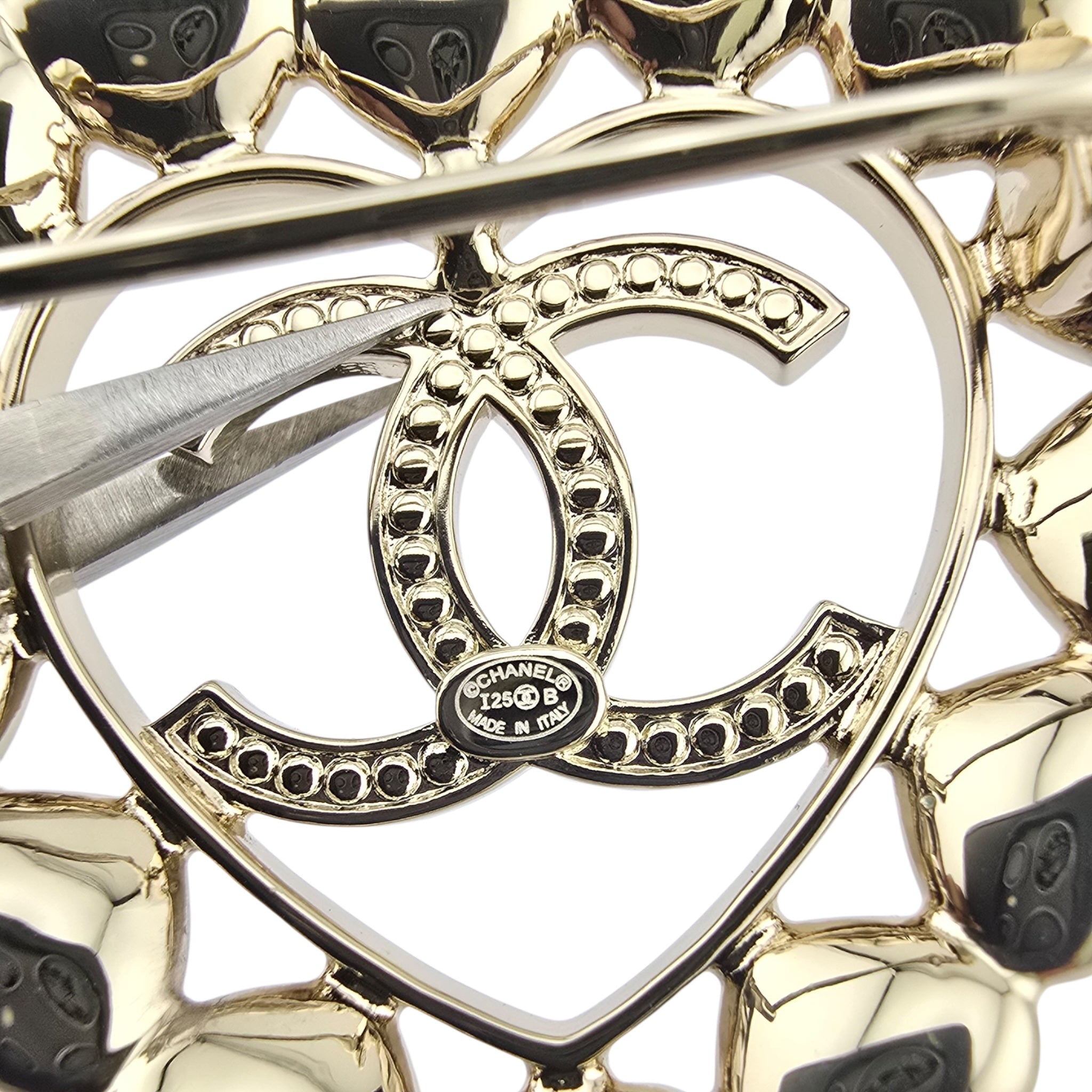 Chanel CC Crystal Gold Heart Brooch 2025