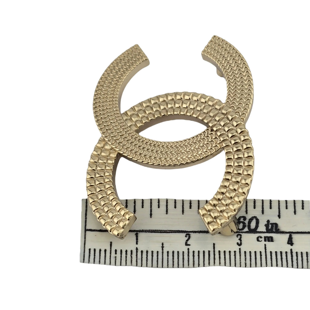 Chanel CC Metal Chain Quilted Brooch Gold 2022 CHANEL
