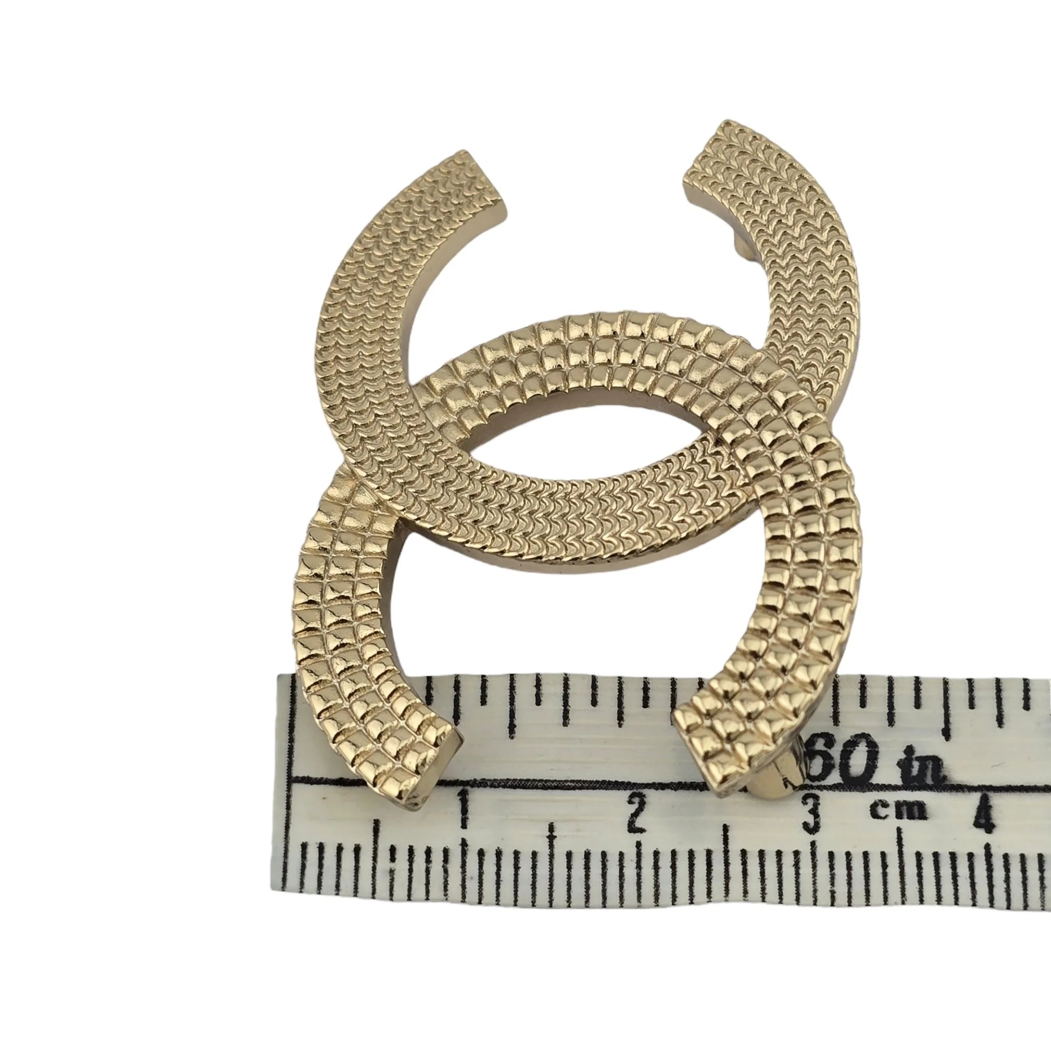 Chanel CC Metal Chain Quilted Brooch Gold 2022 CHANEL