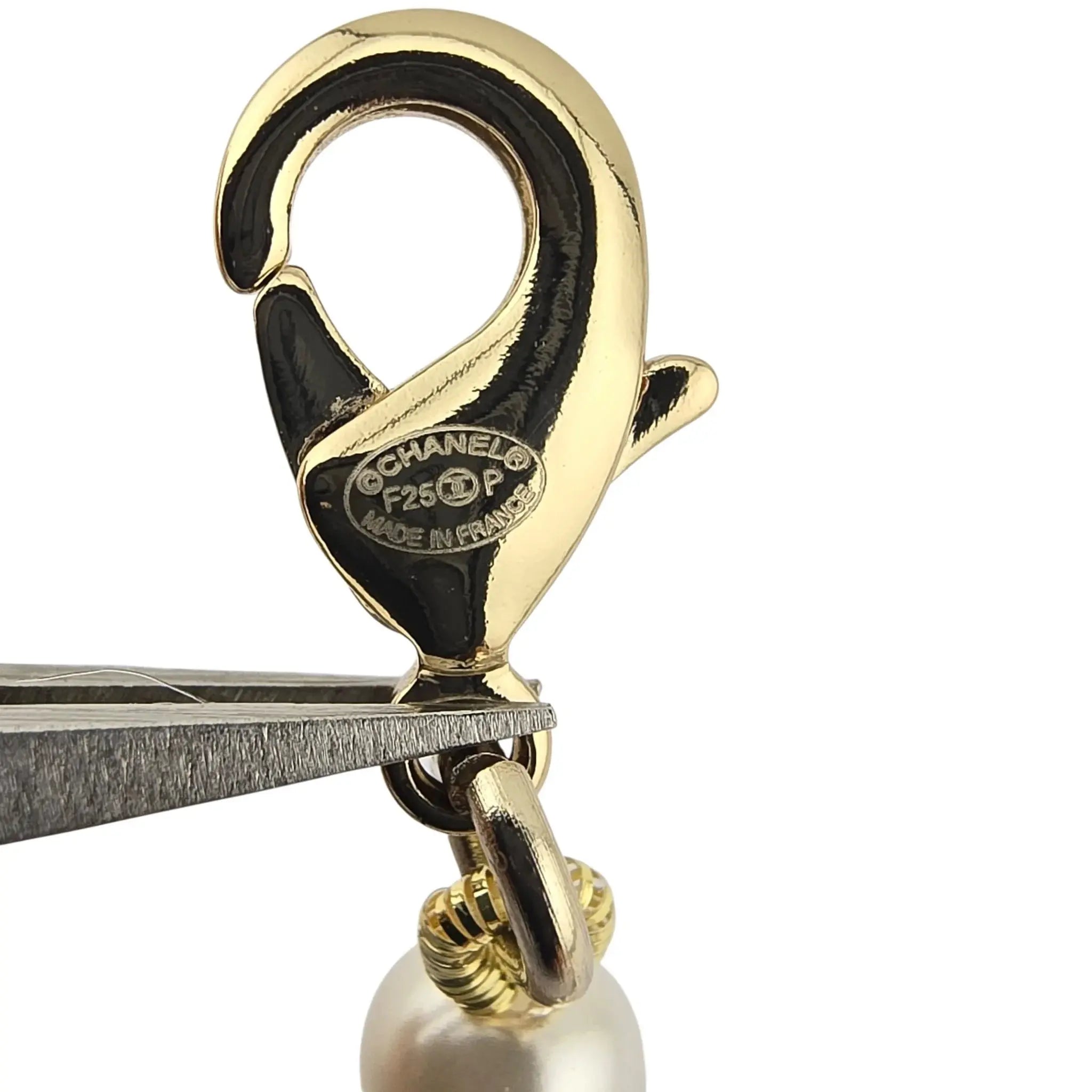 Chanel CC Faux Pearl Gold Necklace 2025 CHANEL