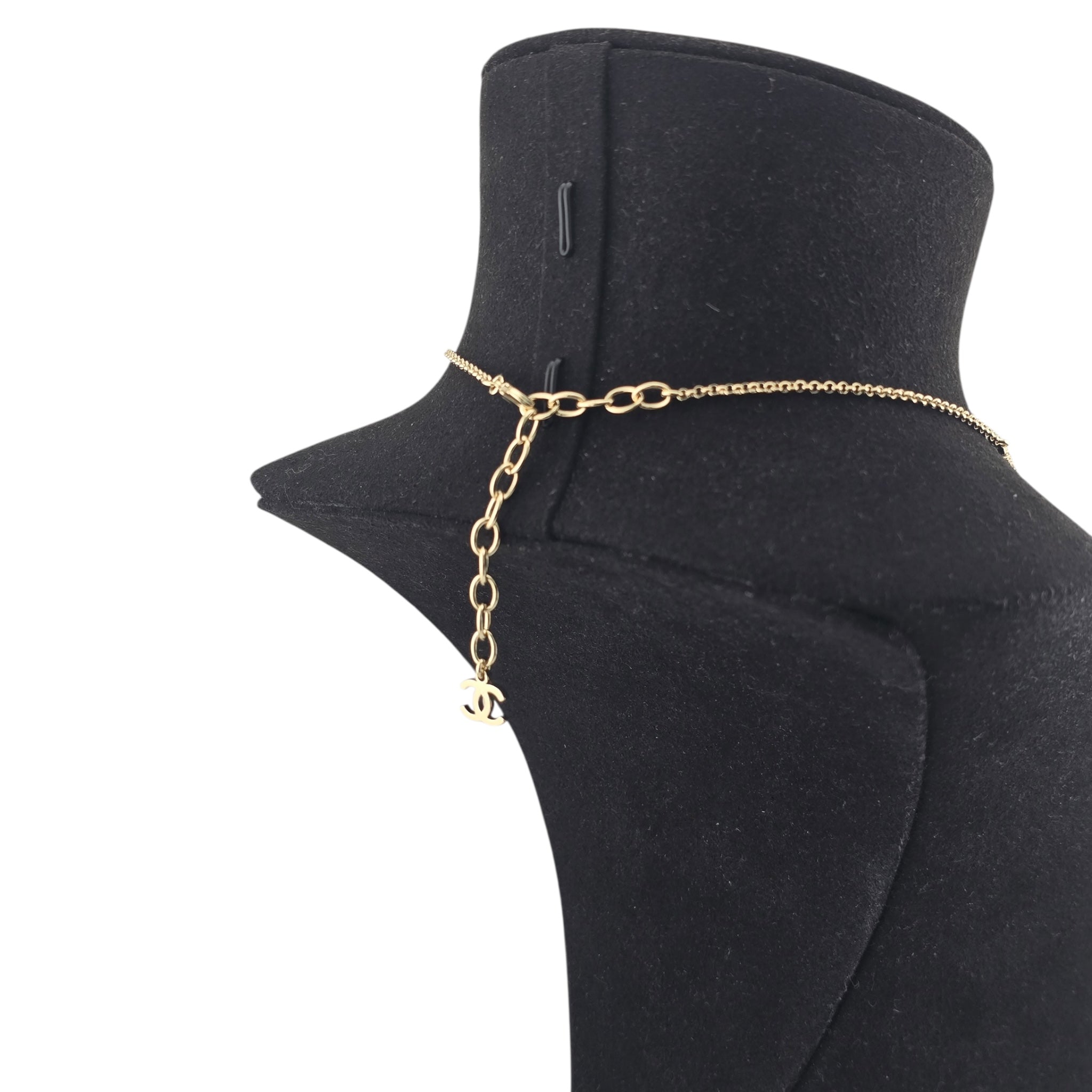 Chanel CC Gold Leaf Faux Pearls Necklace 2025