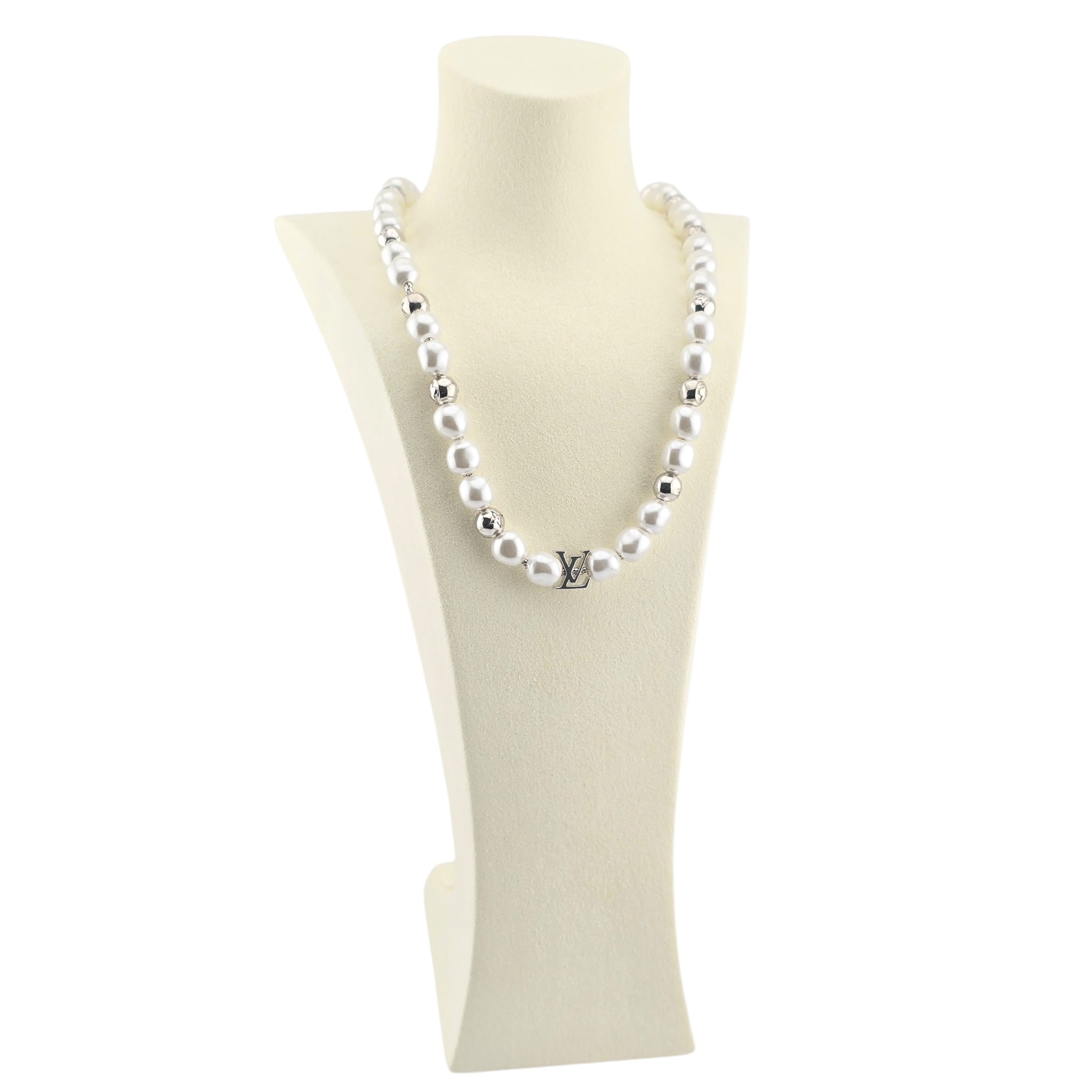 Louis Vuitton LV G LOUIS VUITTON