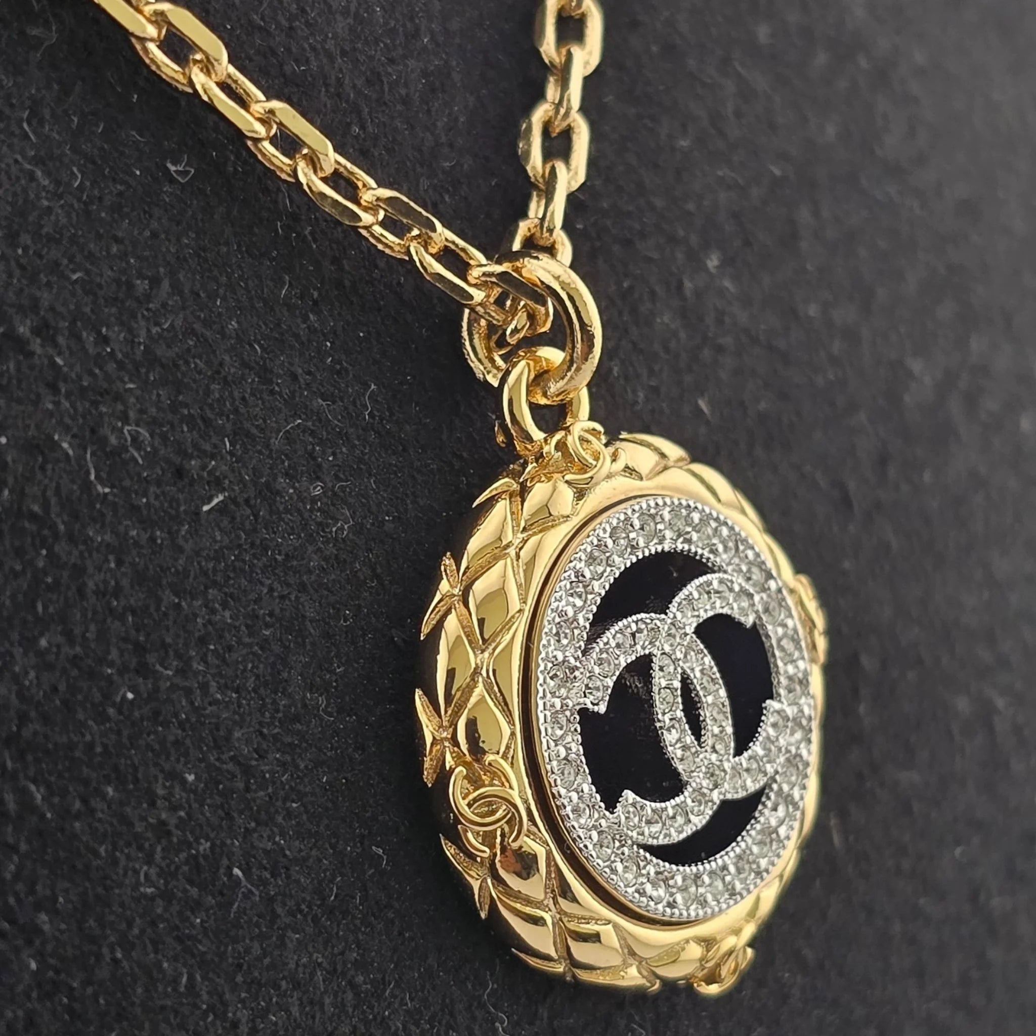 Chanel CC Round Gold Necklace 2025 CHANEL