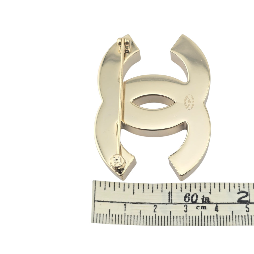 Chanel CC White Black Resin Gold Brooch 2023 CHANEL